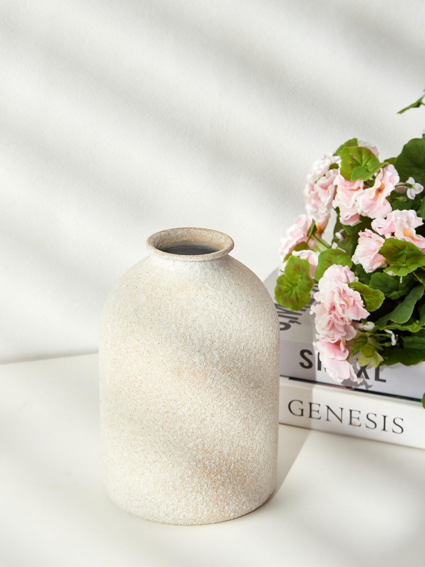 Ganwu Beige Metal Vase, Textured Speckled Beige Decorative Vase, Modern Minimalist Tall Round Vase for Living Room, Bedroom, Entryway & Table Decor