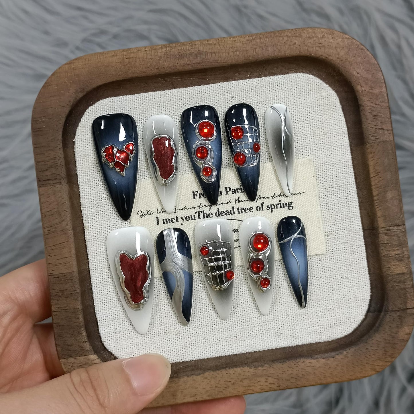 TENPAL Halloween Vampire Nails,Gothic Press On Nails Long Stiletto With Tools,Black Dark Ombre Fake Nails with Red Gems,10Pcs Hand-Painted Glossy Acrylic Glue on Nails for Women Parties Events(XS)