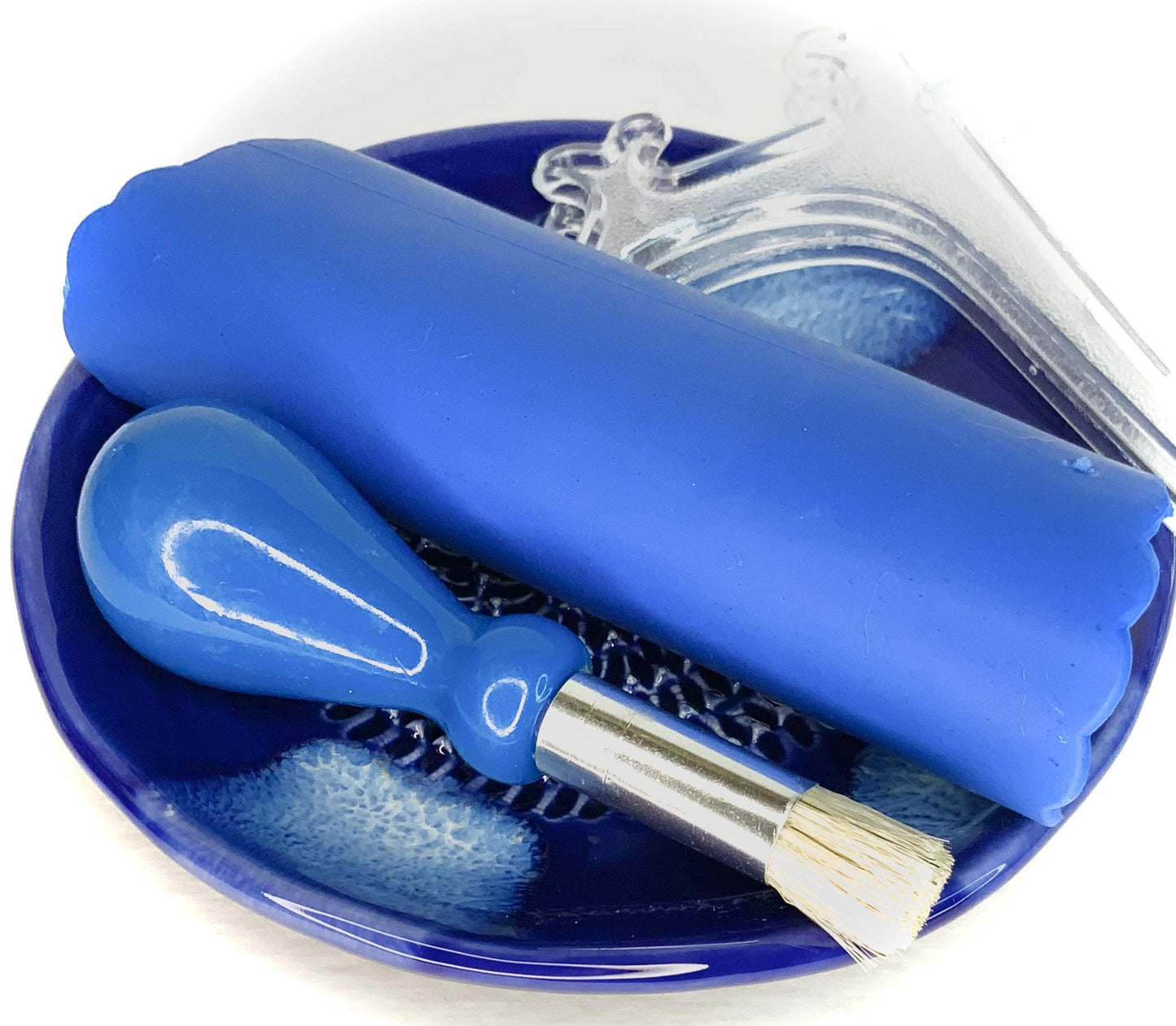 BonCera, All-in-one Premium Ceramic Garlic Grater Plate 4-Piece Set - Blue Cross Glazed Design and Style - For Garlic, Ginger, Chocolate, and more! - Comes with 5.25" Plate, Peeler, Brush, and Stand