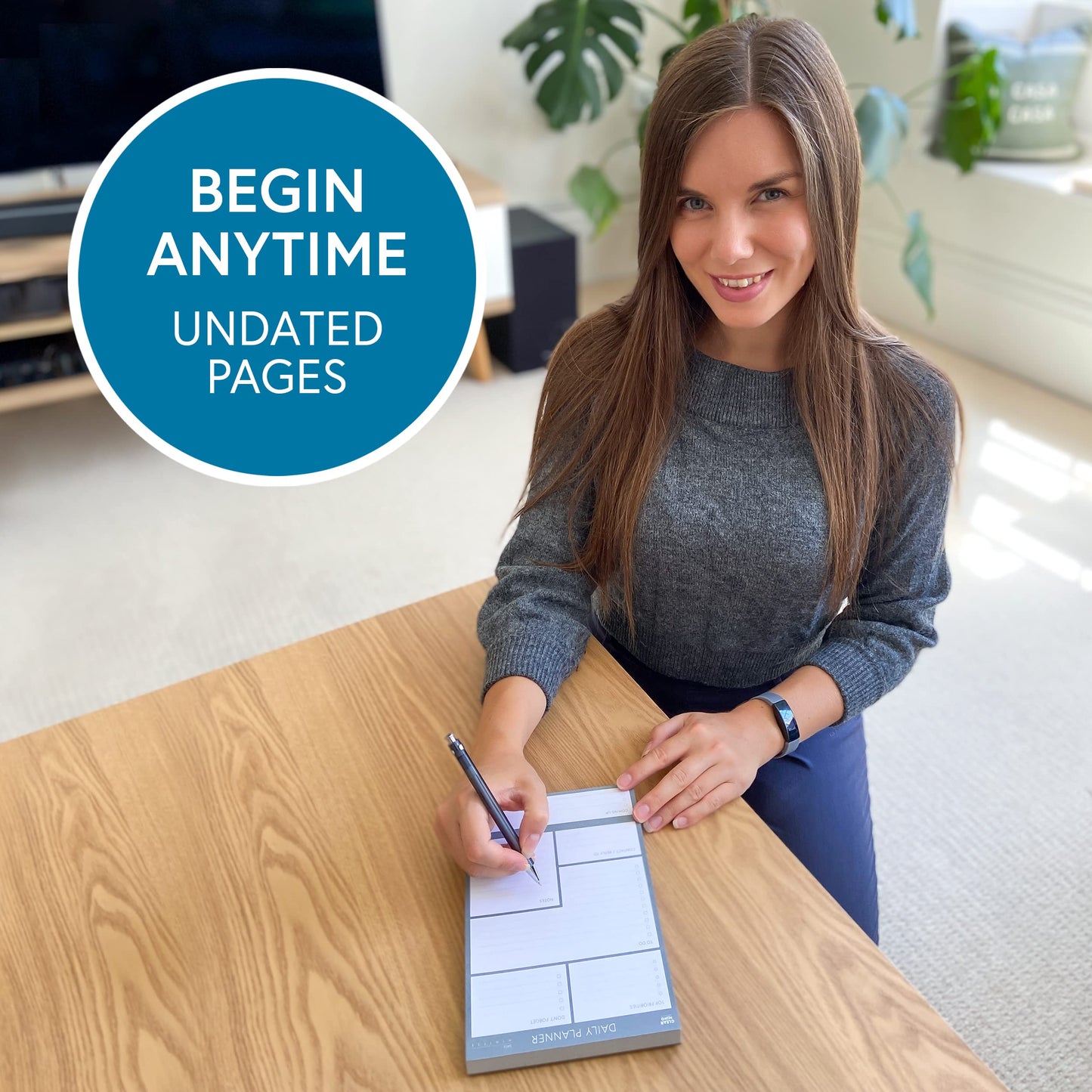 Daily Planner Desk Pad, Undated Tear Off To Do List Pad with Priorities and Notes, Thick 120gsm Paper, 100 Sheets, Small Desk Pad for Work Office, 5.6 x 8.3 Inches