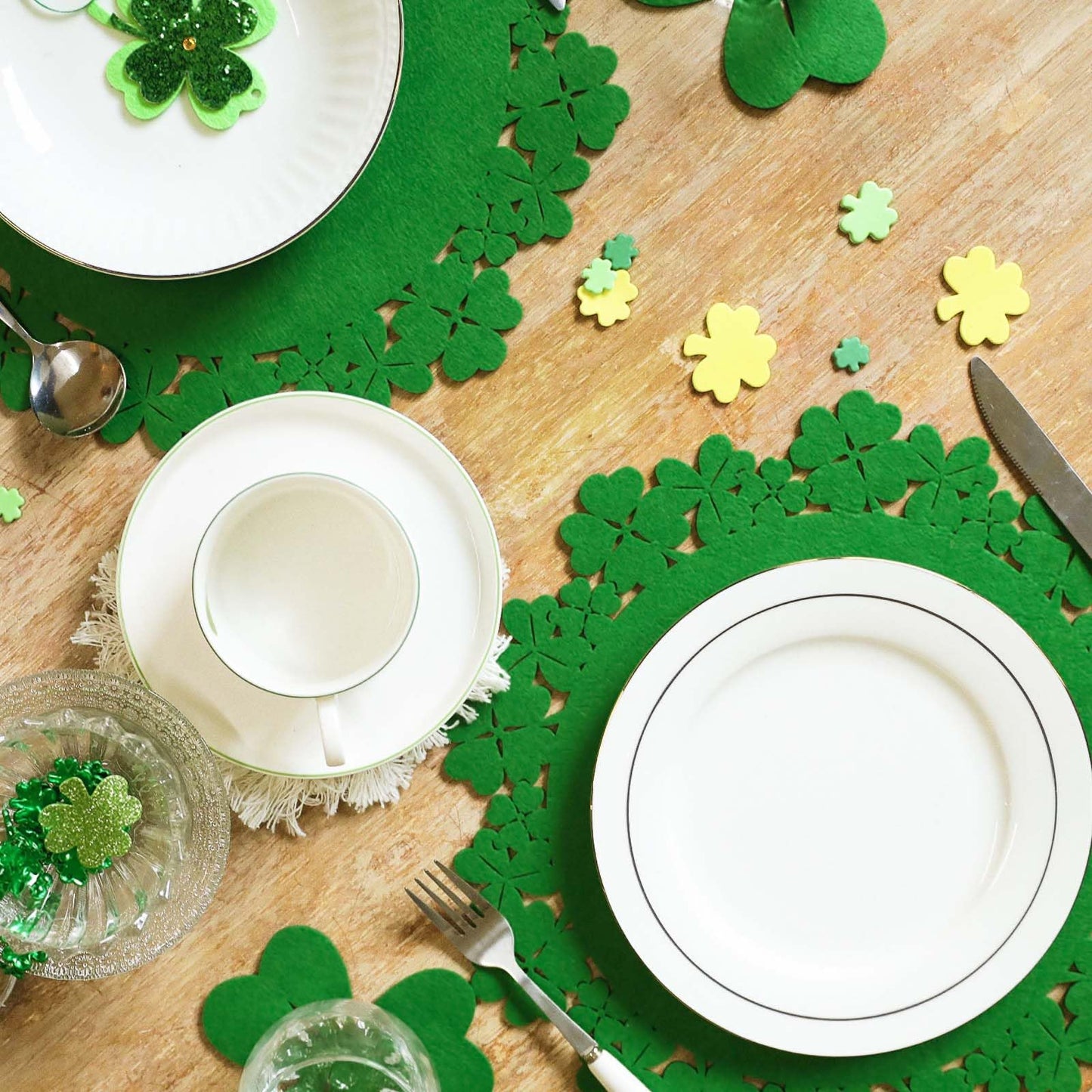 Noctiflorous St. Patrick’s Day Shamrock Green Round Felt Placemats with Coasters Set of 6 Table Decoration Durable Heat-Resistant Non-Slip Washable Place Mats Indoor Outdoor Kitchen Dining Table Mats