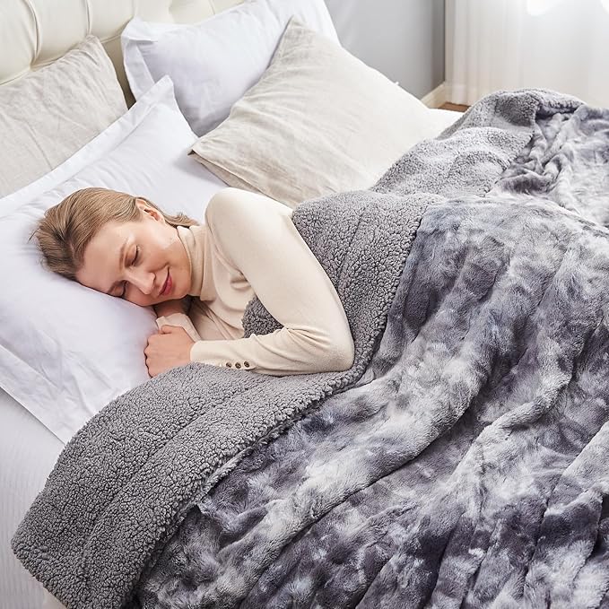 NEWCOSPLAY Super Soft Faux Fur Blanket Twin Size Grey Sherpa Fuzzy Plush Warm Blanket for Sofa Bed (Grey, Twin(60"x80"))