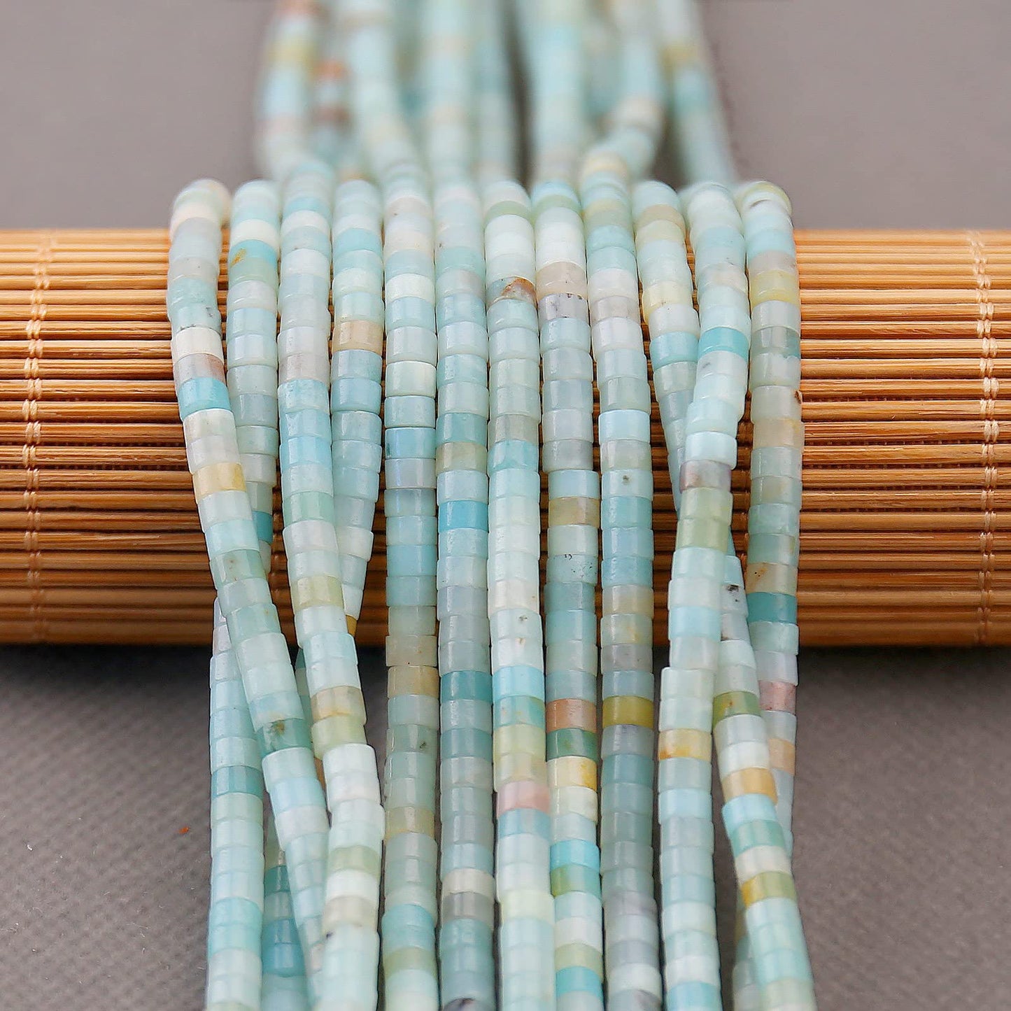 BONNY BOXX 150PCs Natural Amazonite Spacer Beads, Loose Semi Precious Flat Round Gemstone Heishi Disc Stone Beads for Beading Jewelry Making 4mm*2mm