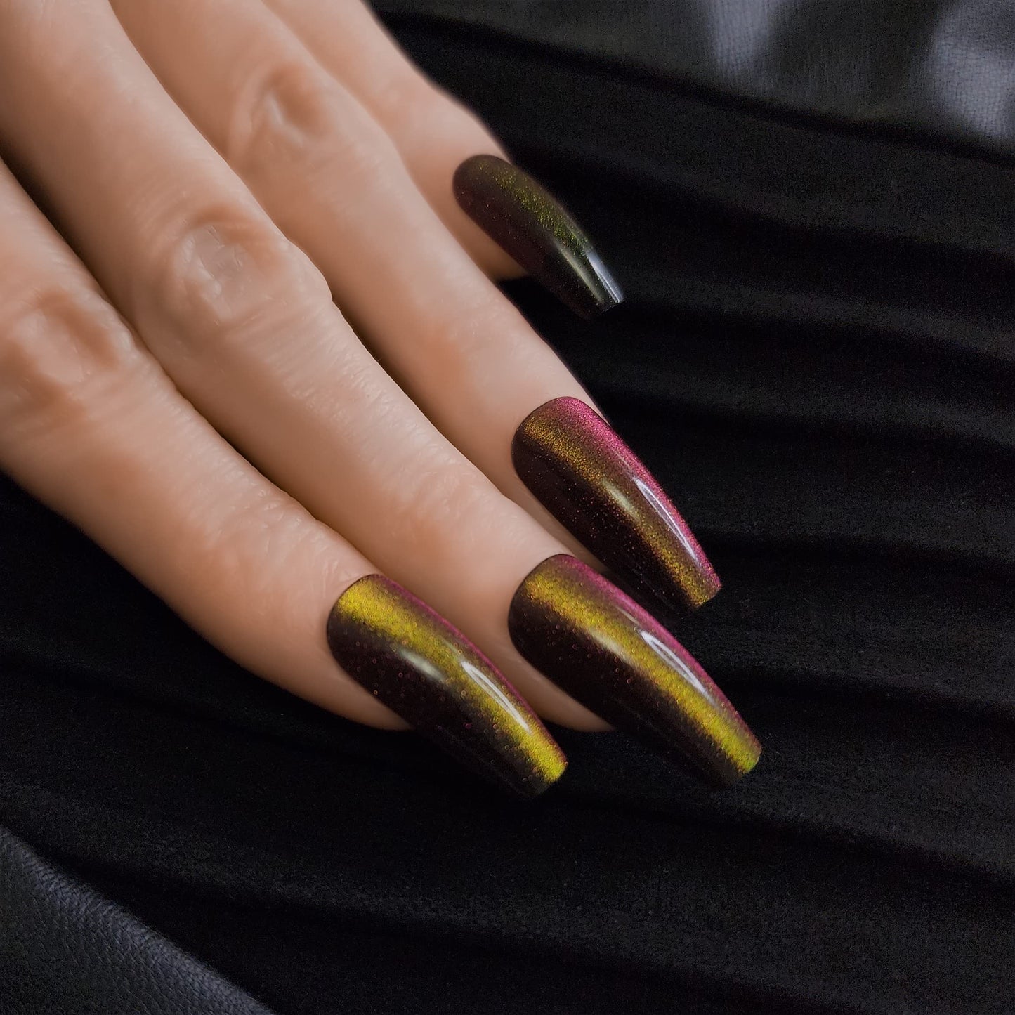 Hypnaughty 24 Pcs Galaxy Cat Eye Effect Magenta Color Changing Glossy And Sparkly Coffin Long Press On Nails With Nail Kit And Glue (Galaxy Cat Eye)