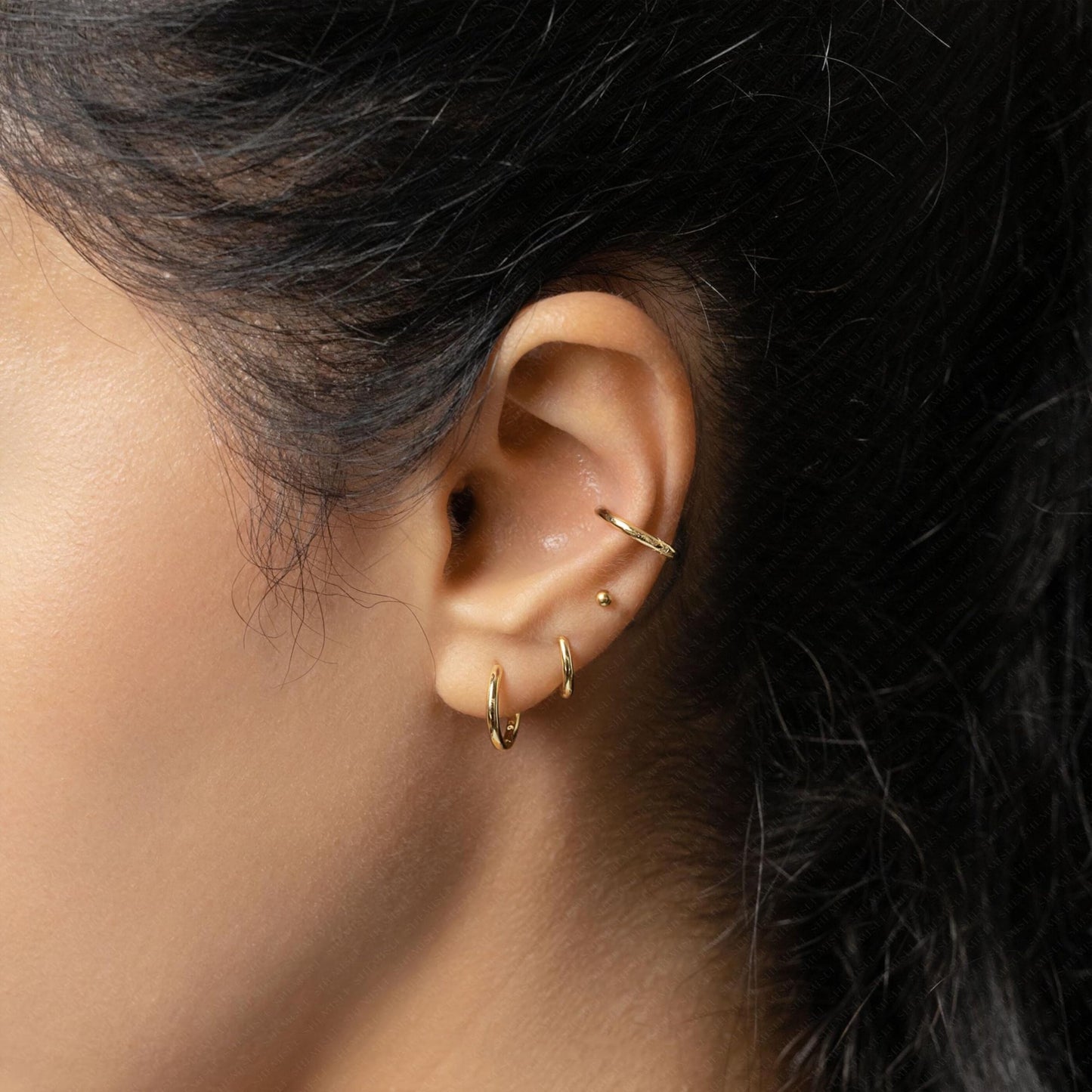 Gokeey Small Gold Hoop Huggie Earrings Set for Women Hypoallergenic Small Tiny Hoops Earrings, Trendy Gold Earrings for Women