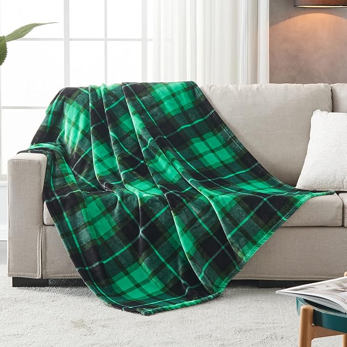 SOCHOW Flannel Fleece Throw Blanket 60 x 80 Inches, All Season Plaid Green Blanket for Bed, Couch, Car