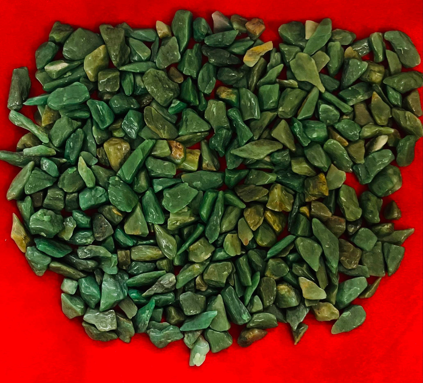 Indian Consigners Natural Crushed Polished Tumbled Gem Stone Chips, Decoration & Healing Crystals (Green Jade)