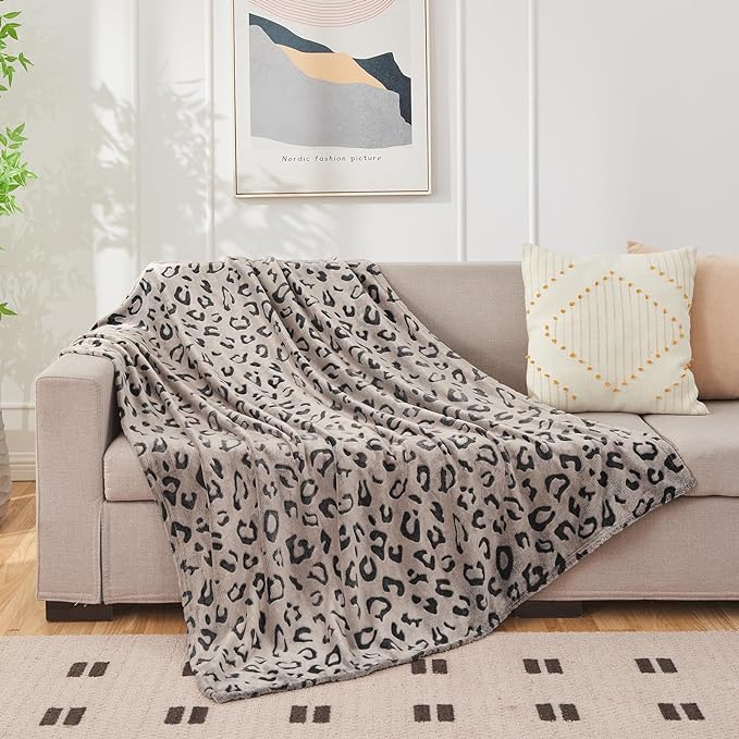 SOCHOW Three-Dimensional Leopard Print Flannel Fleece Throw Blanket, Lightweight Super Soft Cozy Plush Blanket for Couch Bed, 50 x 60 Inches, Chocolate Leopard