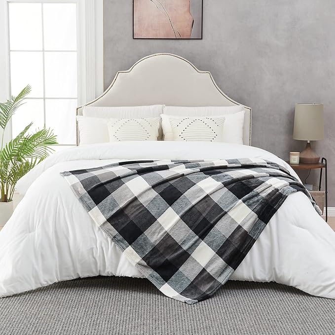SOCHOW Buffalo Plaid Flannel Fleece Throw Blanket 50 x 60 Inches, Soft Lightweight Cozy All Season Black/White Checkered Blanket for Bed, Couch, Car