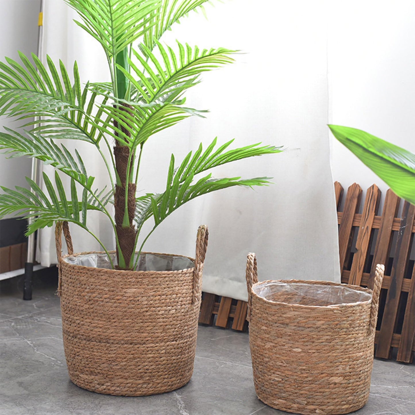Hqkfuybl Woven Straw Flower Pot, Sea-Grass Planter Basket, Wicker Rattan Vase Sundries Organizers Storage Bins, Hand Woven Basket Planter with Plastics Liners and Handle - L 8.26x10.63inch