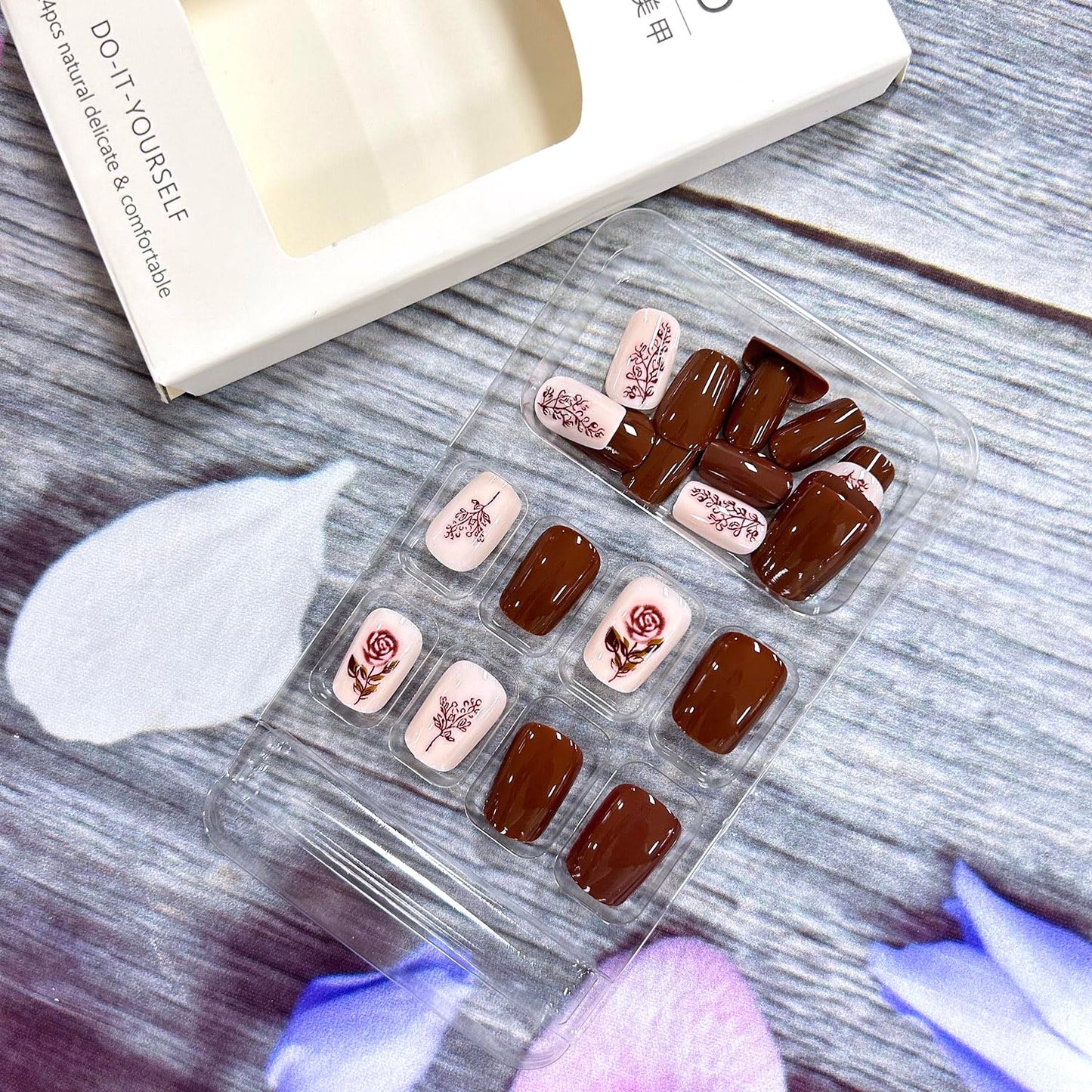 CJDLTS Press-on Nails - Short, Square Rose Flower Design, Full Cover Glossy Acrylic Coffin Nails, 24 Pcs