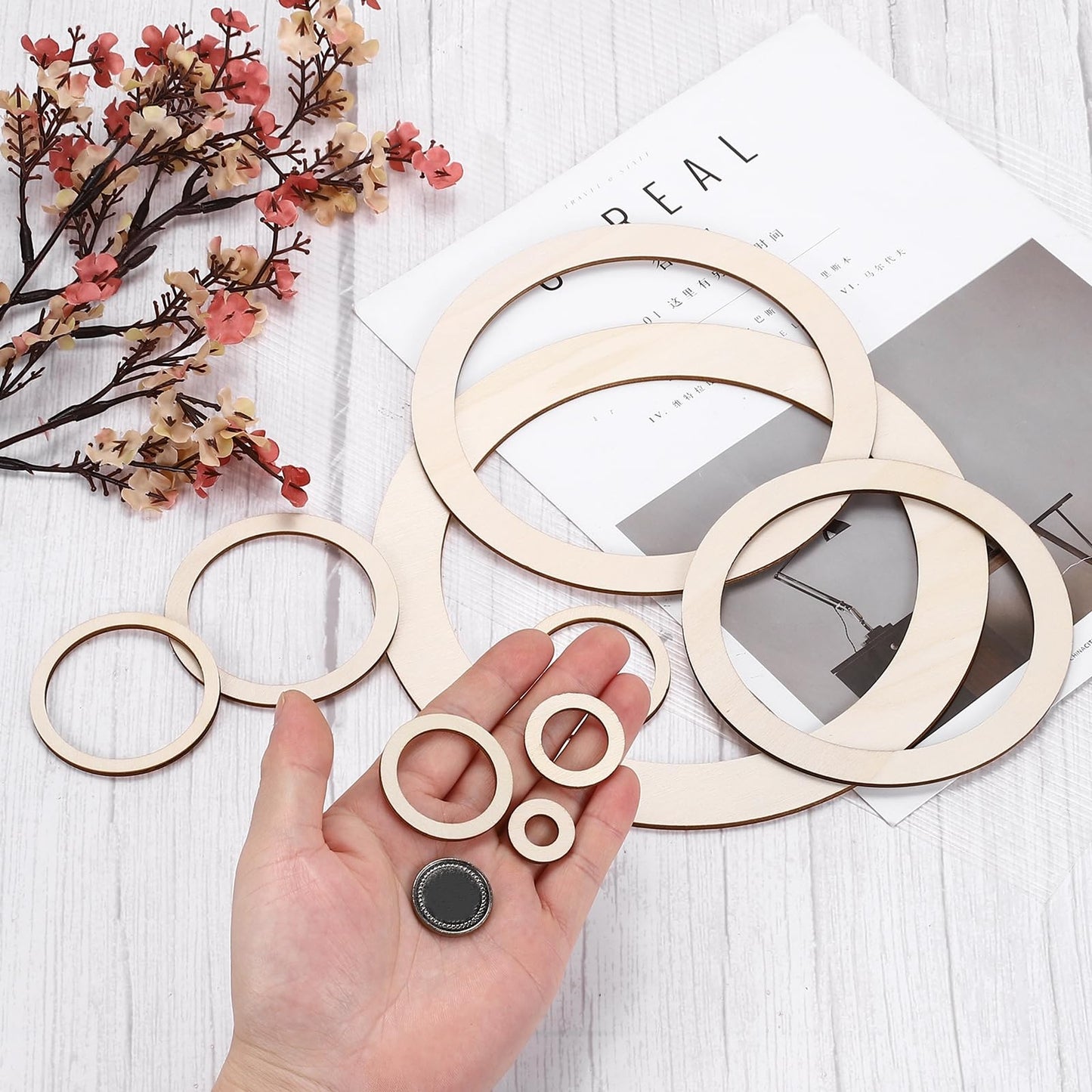 MECCANIXITY 3 Inch Unfinished Wood Rings, 2.6mm Thick Natural Wooden Ring Circle Flat Round Shape Ornaments Wooden Slices for Frames, DIY Crafting Projects, Painting, Home Decor, 50Pcs