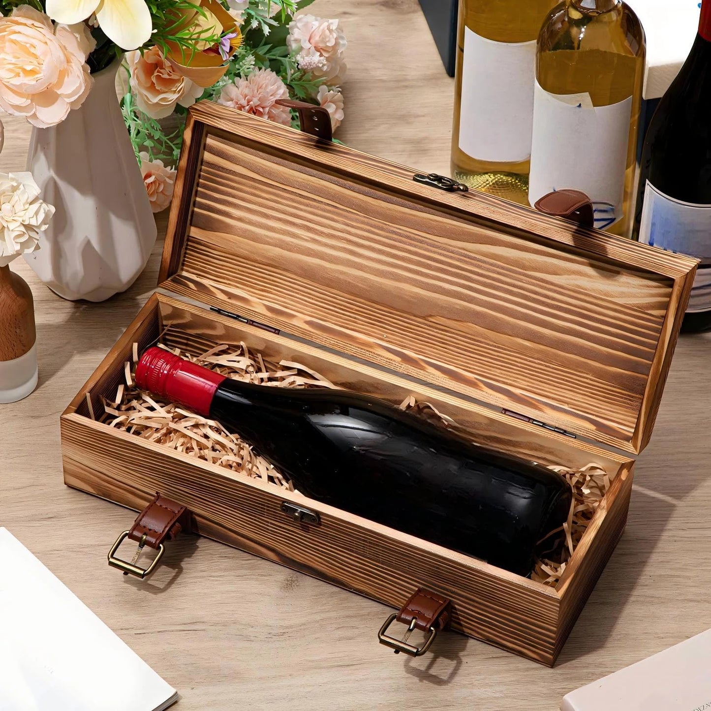 Briwooody 1 Pack Vintage Wooden Wine Gift Box - Rustic Wine Bottle Gift Case Single Bottle Holder with Leather Buckle Straps and Locking Latch for Birthday, Wedding, Anniversary, Housewarming