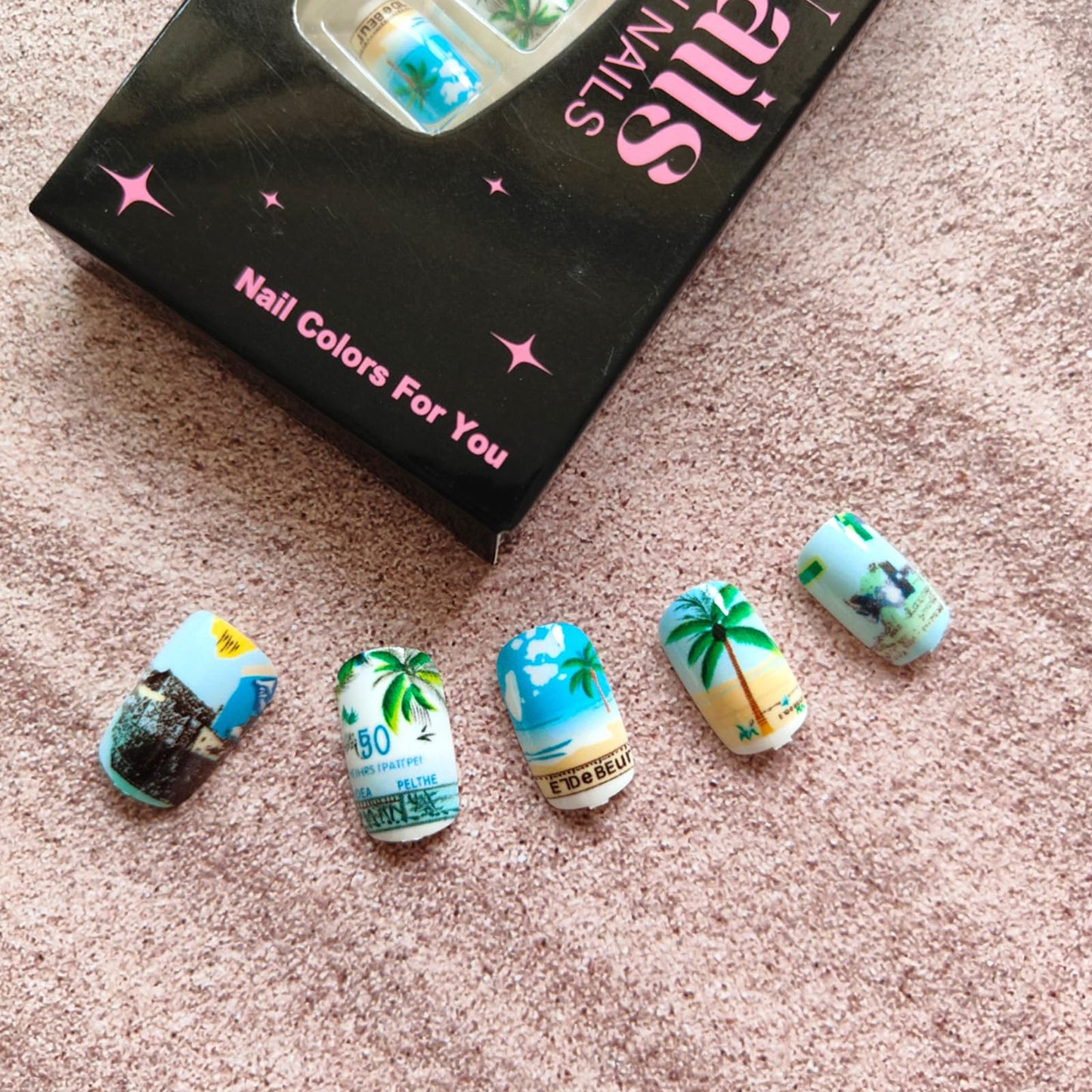 Summer Press on Nails Medium Square Fake Nails with Green Coconut Tree Design Glossy Glue on Nails Blue Sky White Clouds False Nails Acrylic Full Cover Stick on Nails for Women 24Pcs