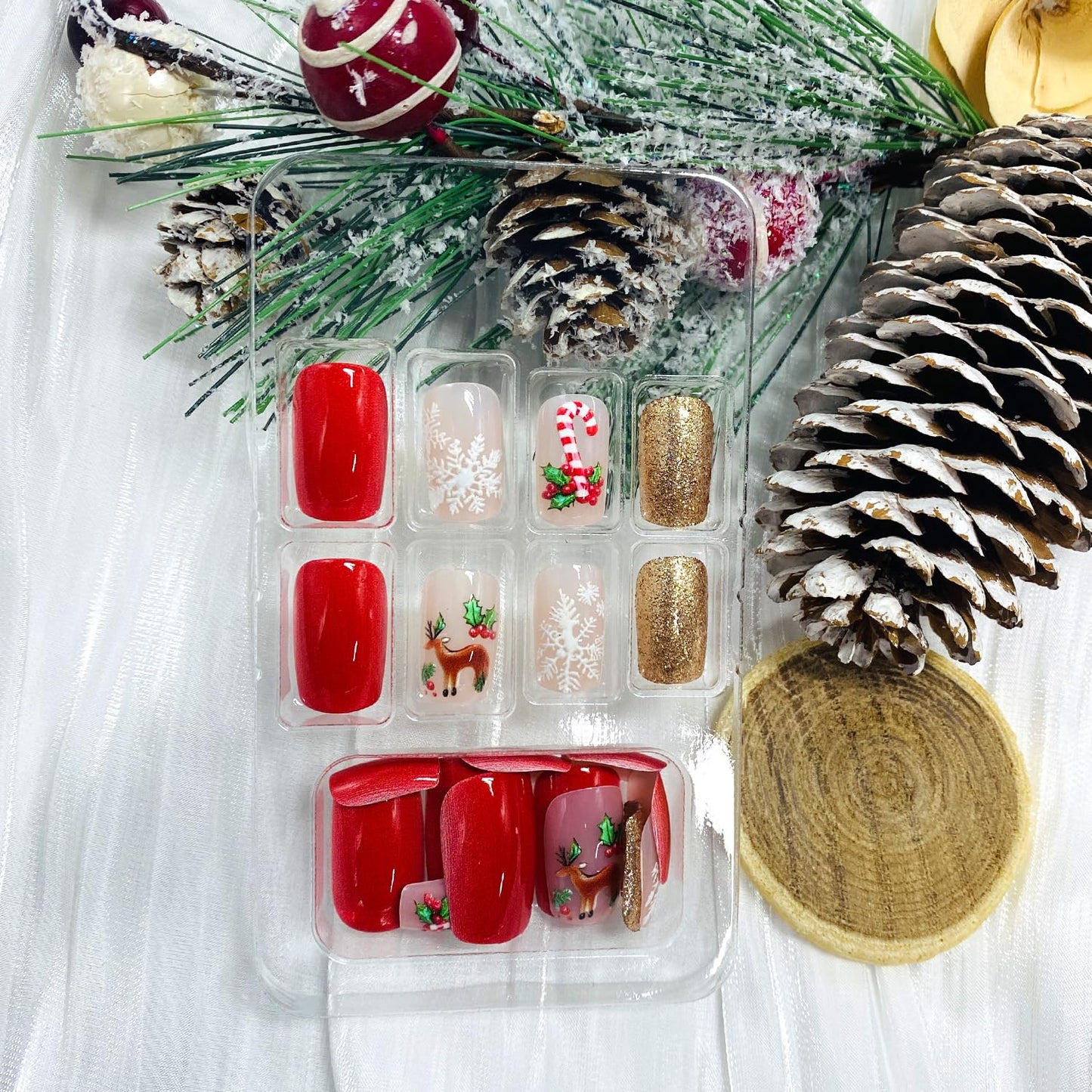 LWTZLW Christmas Press on Snowflake Elk Medium Square False Nails Gift Cane Glue on Nail Gold Glitter Design Acrylic Fake Nails Winter Artificial Glossy Nail Reusable for Women