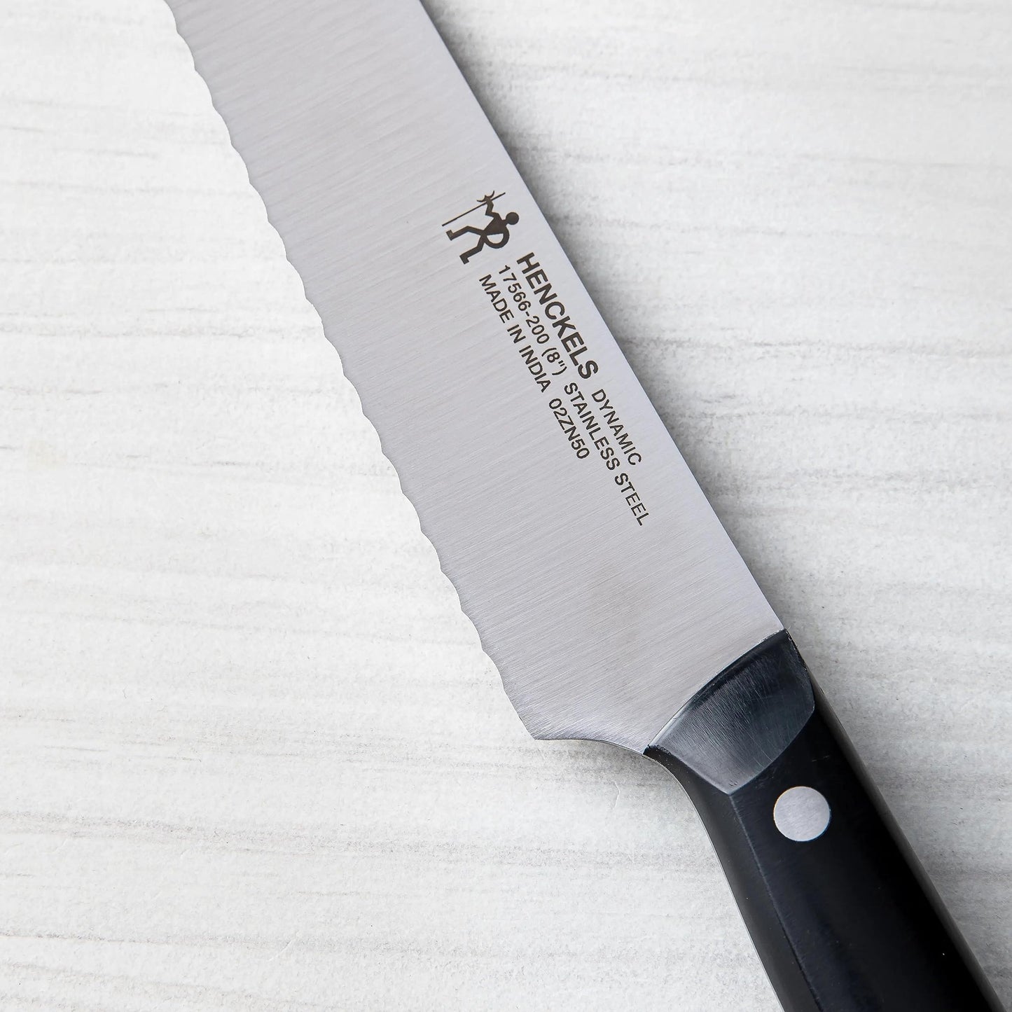 HENCKELS Dynamic Razor-Sharp 8-inch Bread Knife, Cake Knife, German Engineered Informed by 100+ Years of Mastery, Stainless Steel