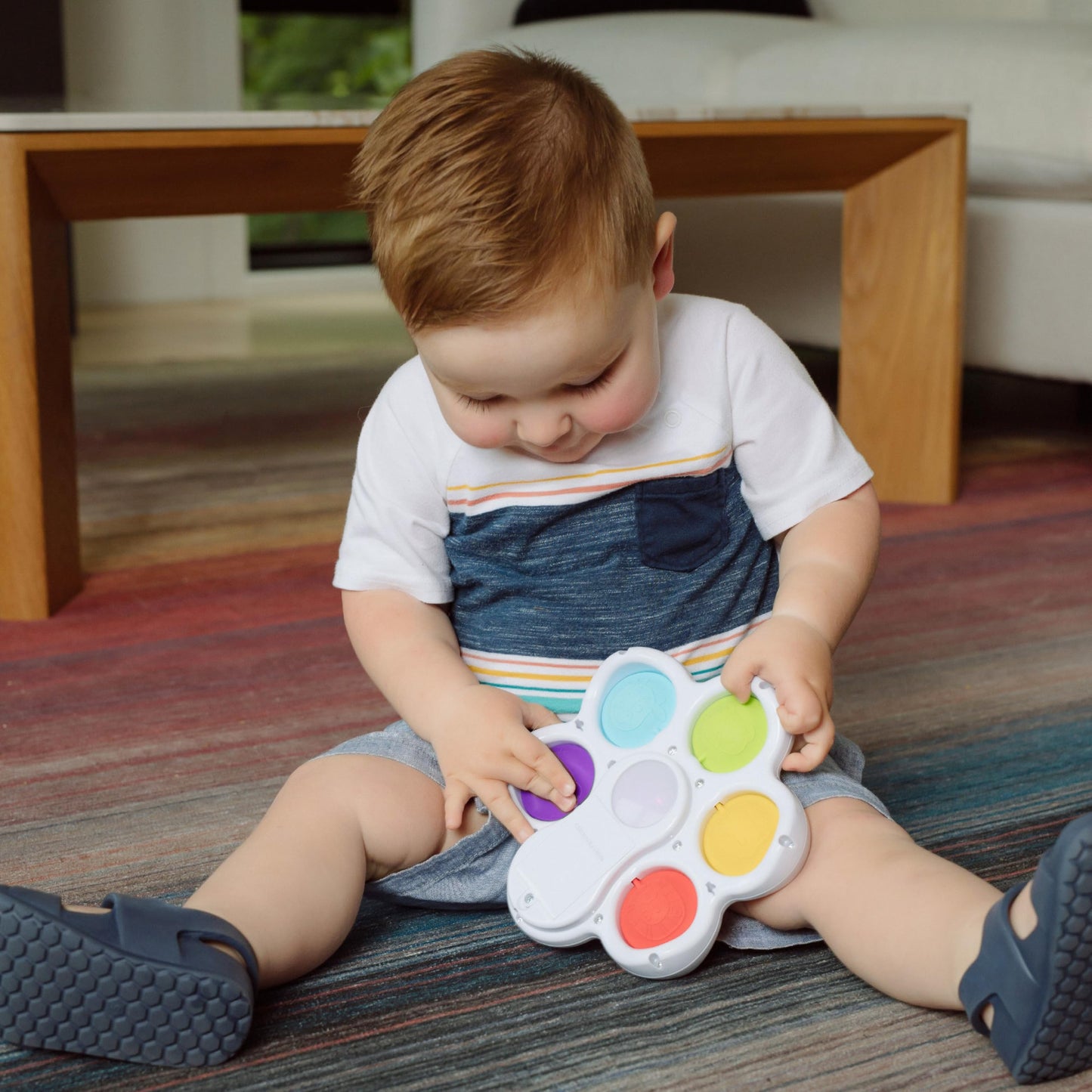 Chuckle & Roar - Pop It! and Learn - Educational and Electronic Popping Toy - Learn Numbers & Letters in Spanish or English - Great for Ages 6 Months to 2 Years