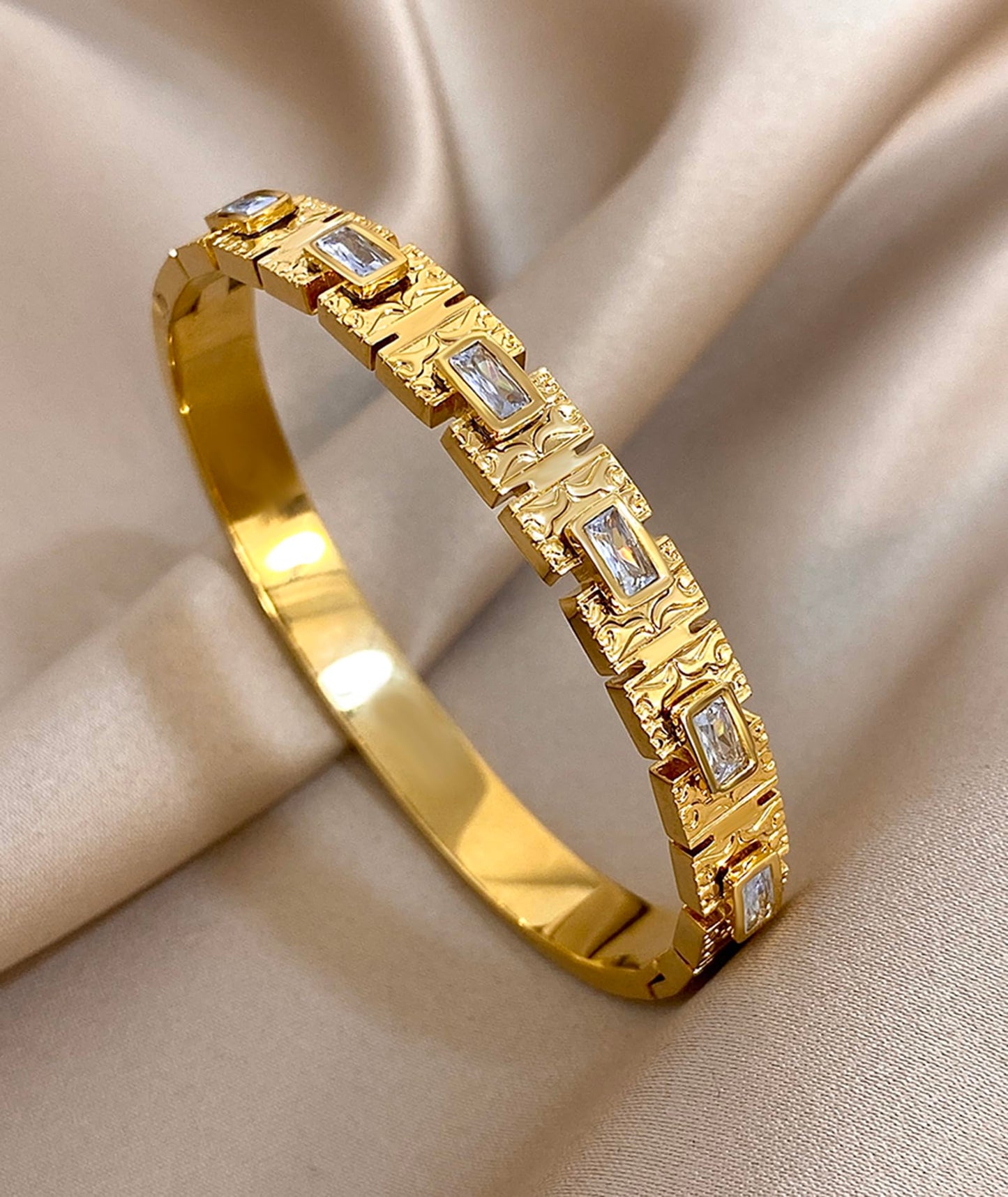 hotoo Vintage Gold Bangle Bracelets for Women Stackable Clear Beaded Cuff Bracelet Christmas
