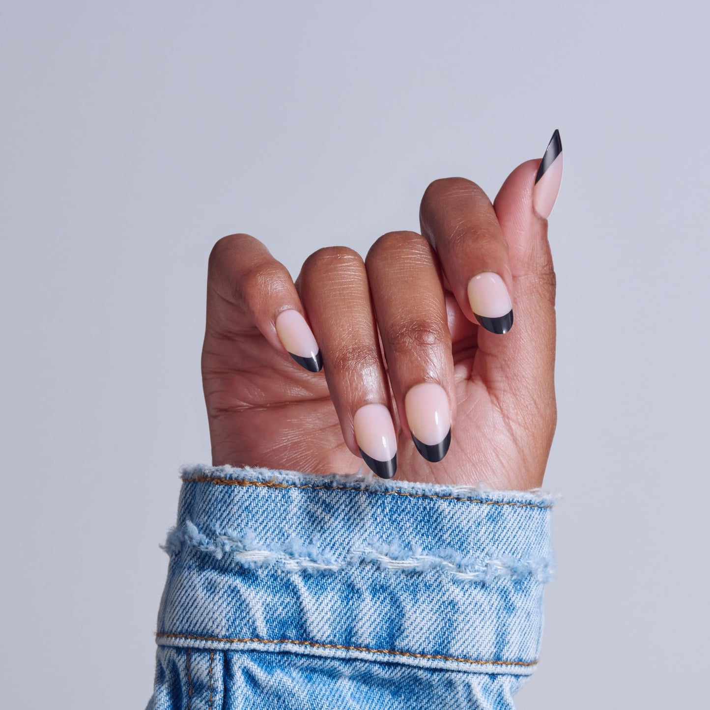 Kiss Core, Press On Nails, Nail glue included, 'Full of Fun', Black, Medium Size, Almond Shape, Includes 32 Nails, 2g Glue, 1 Manicure Stick, 1 Mini File