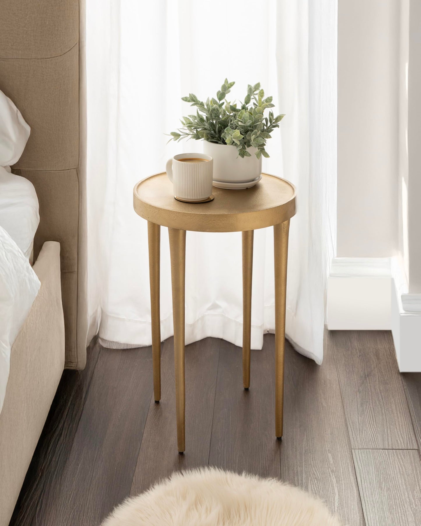 Kate and Laurel Rava Modern Metal Round Side Table, 14 x 14 x 22, Gold, Cast Aluminum Accent Table for Use as Indoor Plant Stand or Living Room Decor Piece