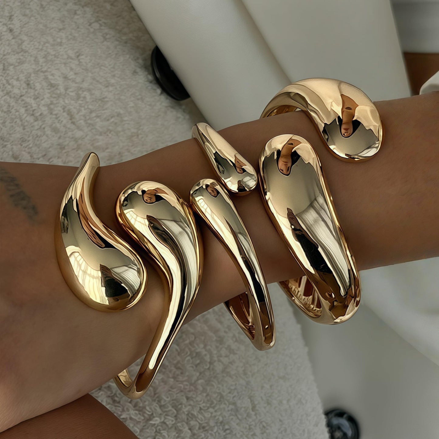 Dodder Chunky Gold Bangle Bracelets for Women, 14K Gold Plated Bangle Cuff Bracelet Set, Chunky Gold Bracelet Stackable