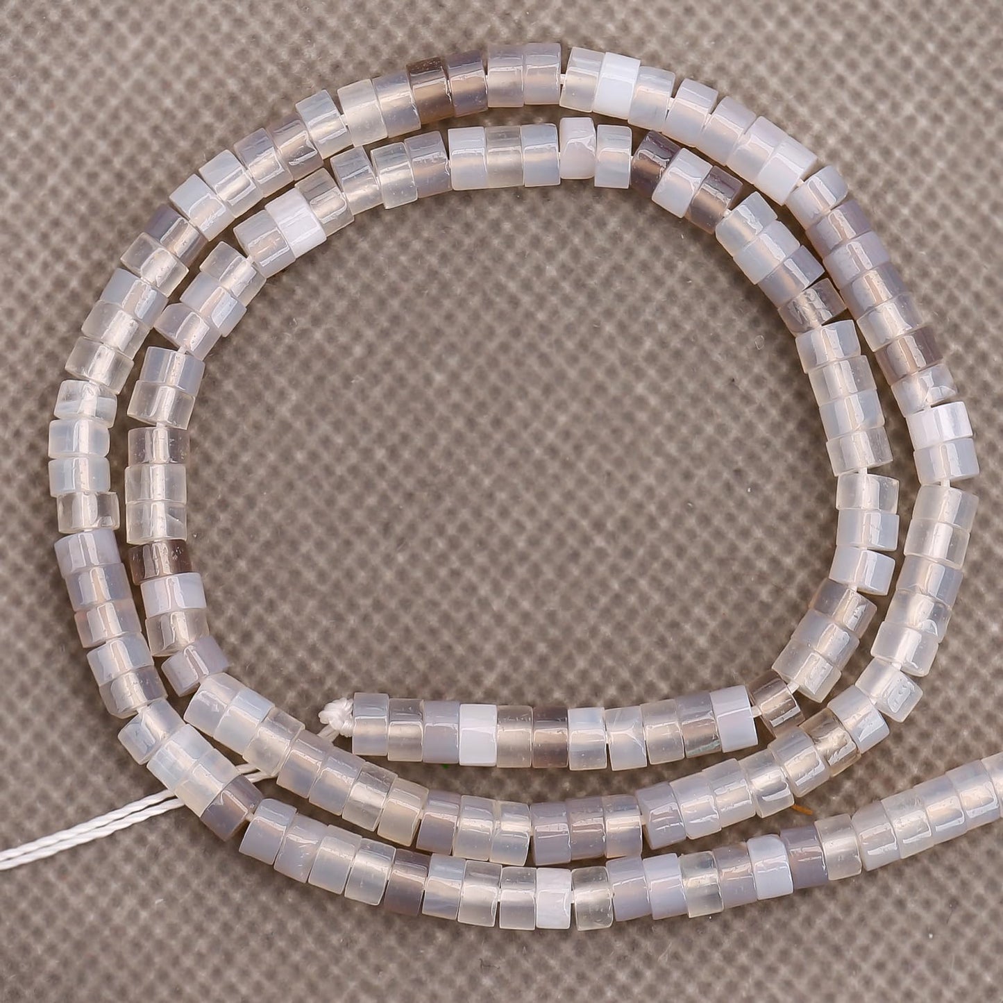150PCs Natural Grey Agate Spacer Beads, Loose Semi Precious Flat Round Gemstone Heishi Disc Stone Beads for Beading Jewelry Making 4mm*2mm 38cm