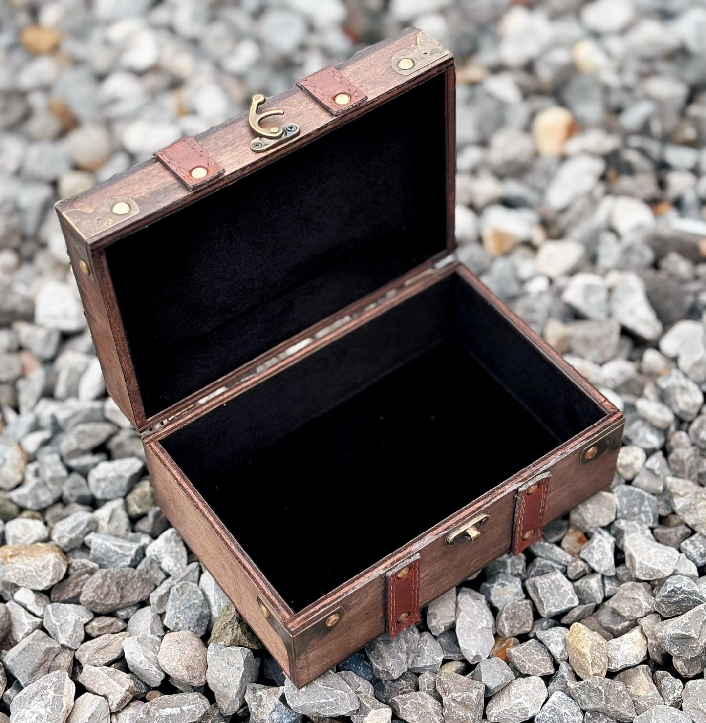 vuagmiv Masonic Engraved Wooden Chest Box with Velvet Lining – Freemason Supplies & Tools Storage, Keepsake & Jewelry Organizer