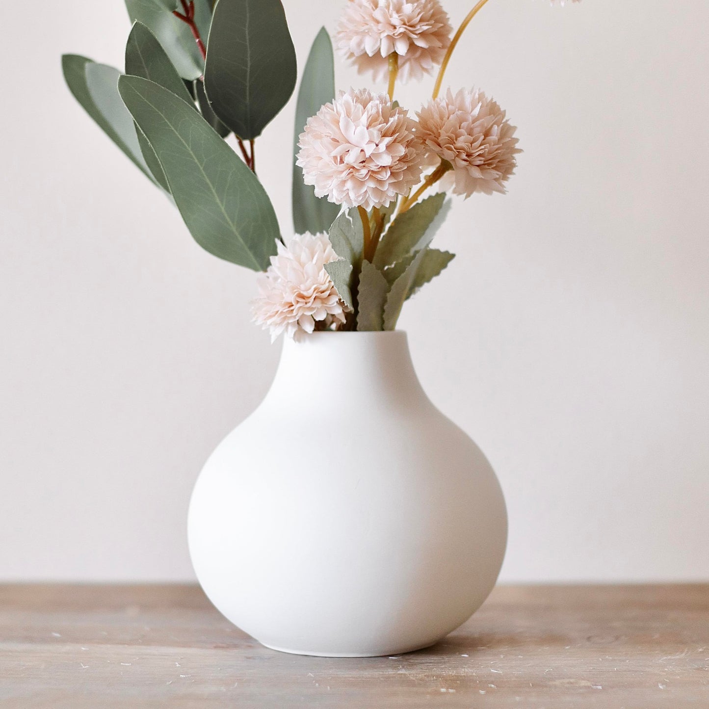 Carrot's Den White Round Vase - Minimalist Nordic, Japandi, Mid Century Modern Home Decor | Table Centerpiece, Wedding, Living Room, Bookshelf, Office, Modern Home, Entryway, Console (White)