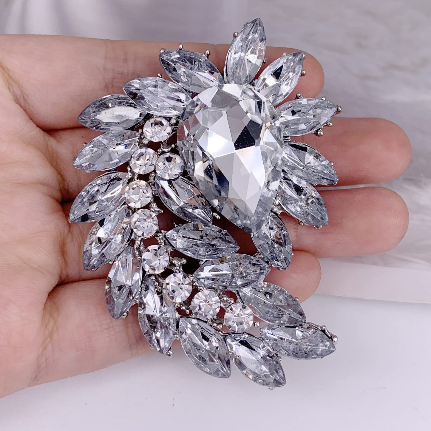 SELOVO Marquise Shape Rhinestone Red Leaf Costume Brooch Pin Jewelry Antiqued Gold Tone (Silver)