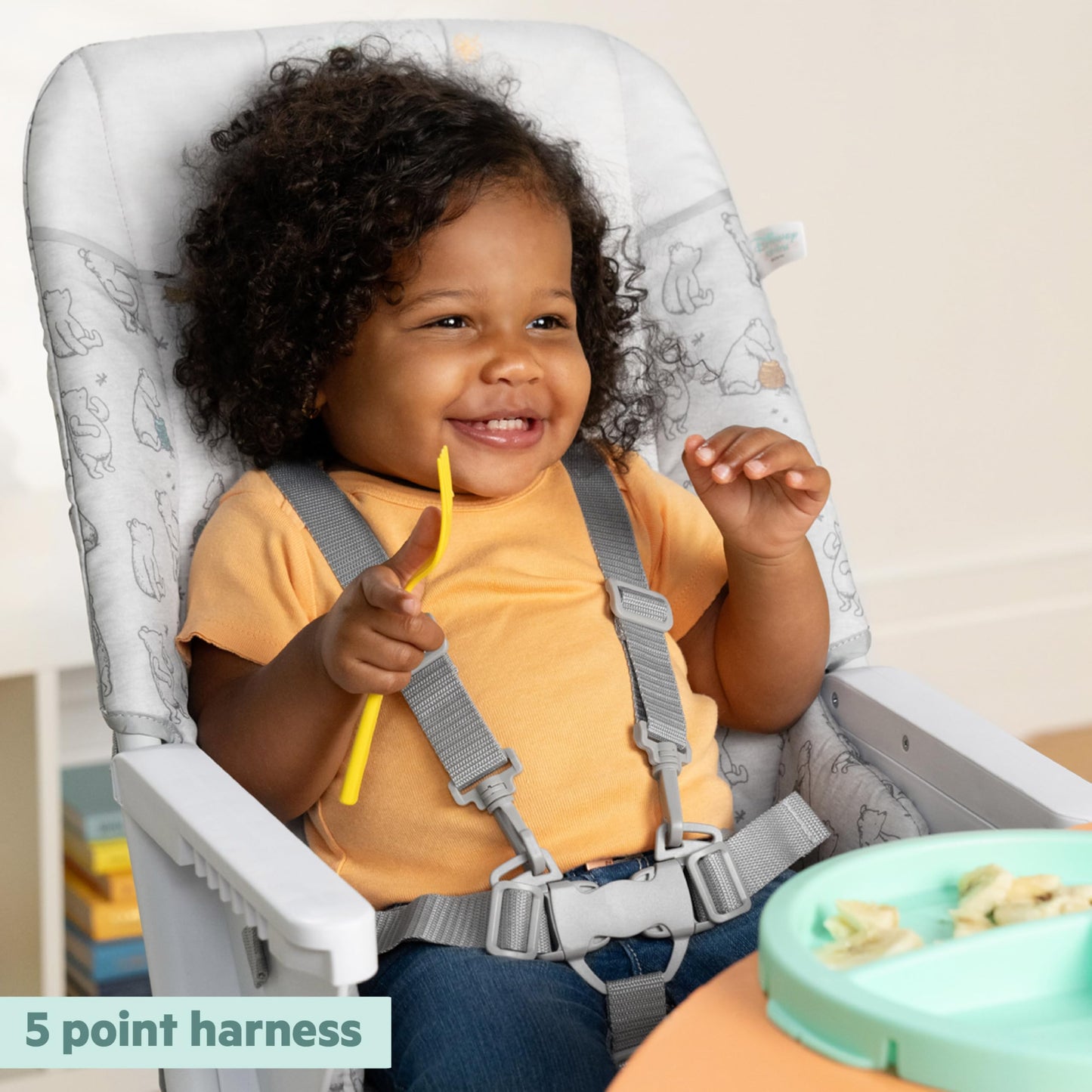 Bright Starts Disney Baby Winnie The Pooh Compact Folding High Chair, Food-Grade Safe Plate, 5-Point Harness, for Ages 6 Months and Up, Unisex – Classic Pals Pattern
