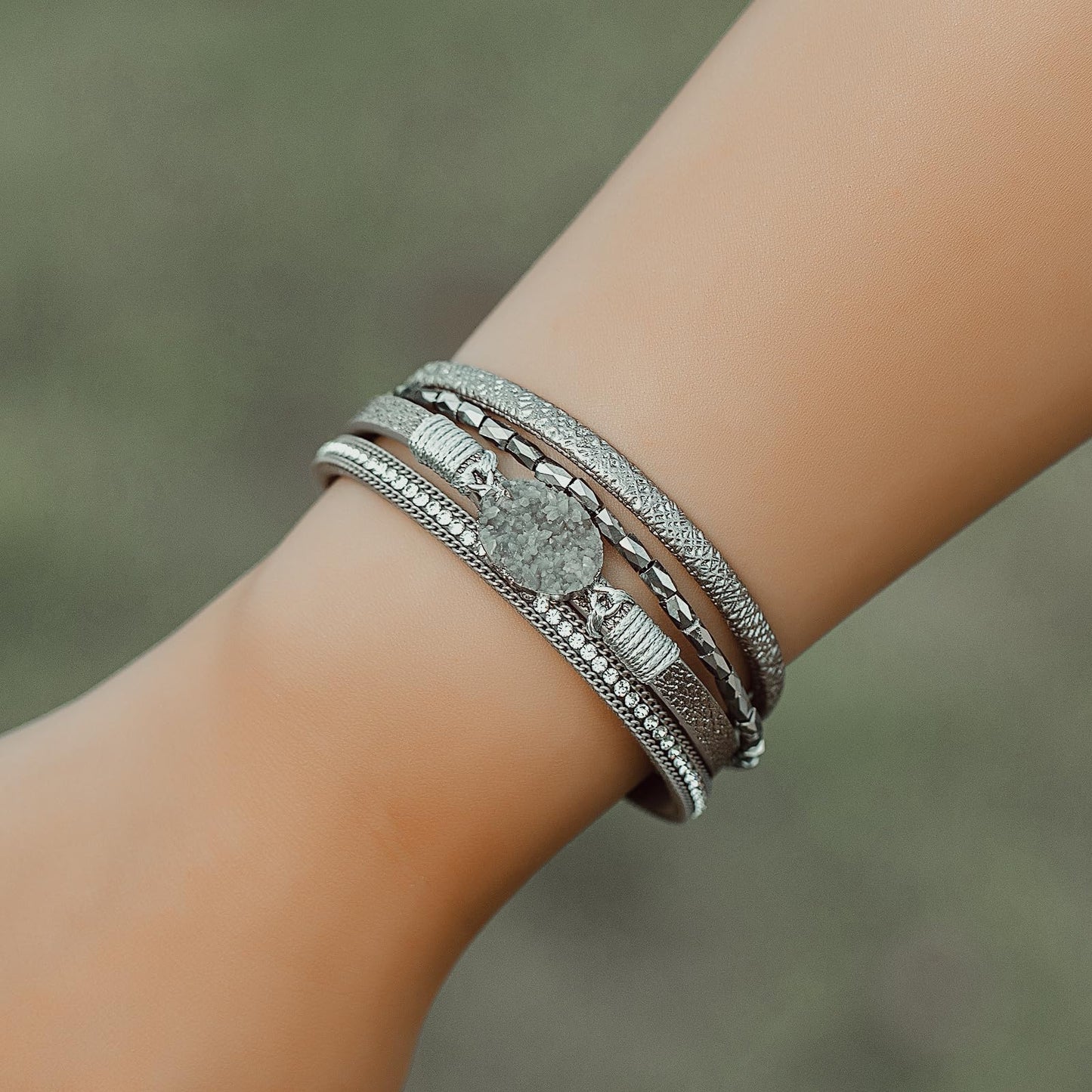 FANCY SHINY Boho Leather Wrap Bracelet Stackable Chunky Crystal Cuff Bracelets with Magnetic Clasp Cowboy Cowgirl Western Summer Beach Outfits Jewelry Gifts for Women (7.7", Grey)