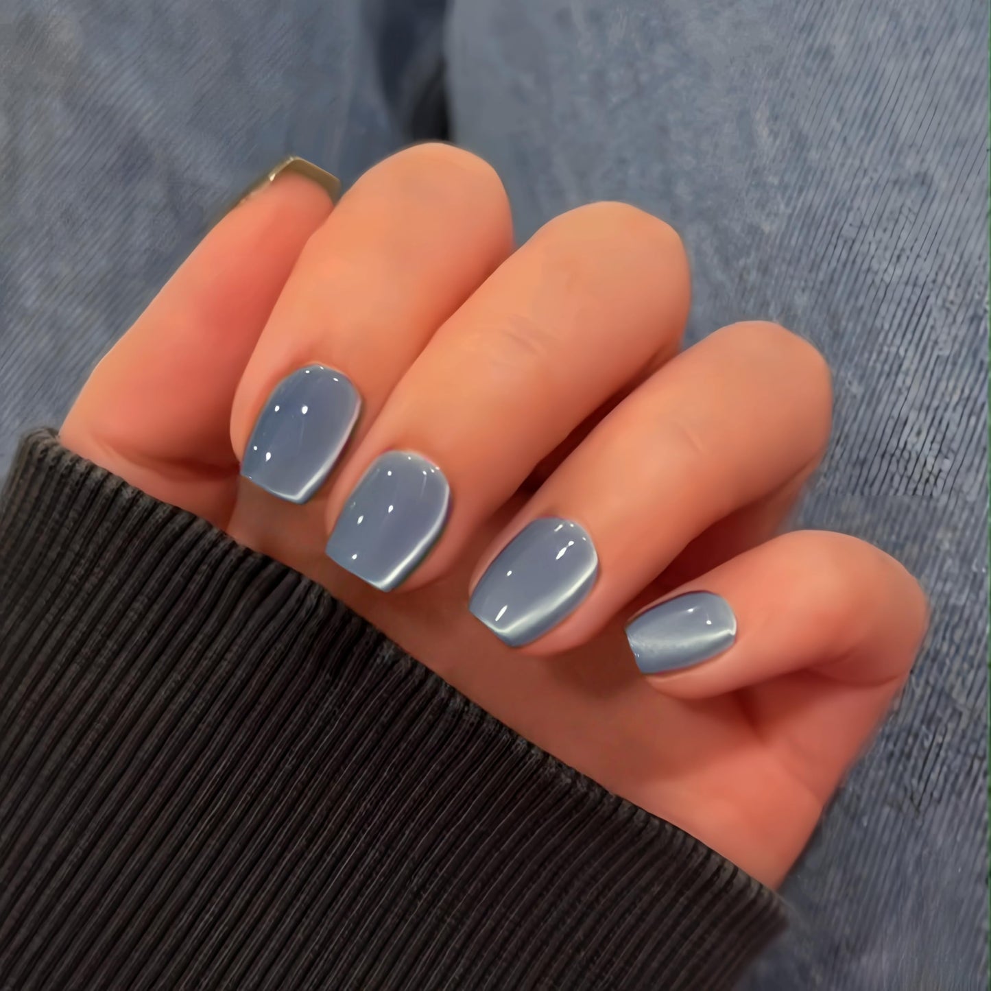 KQueenest Cat Eye Press on Nails Short, 30 Pcs Acrylic Press on Nails Coffin, Glass Soft Pastel Blue Fake Nails Press on Short, Sparkly Chrome Design, Reusable Soft Gel Glue on Nails for Women Gift