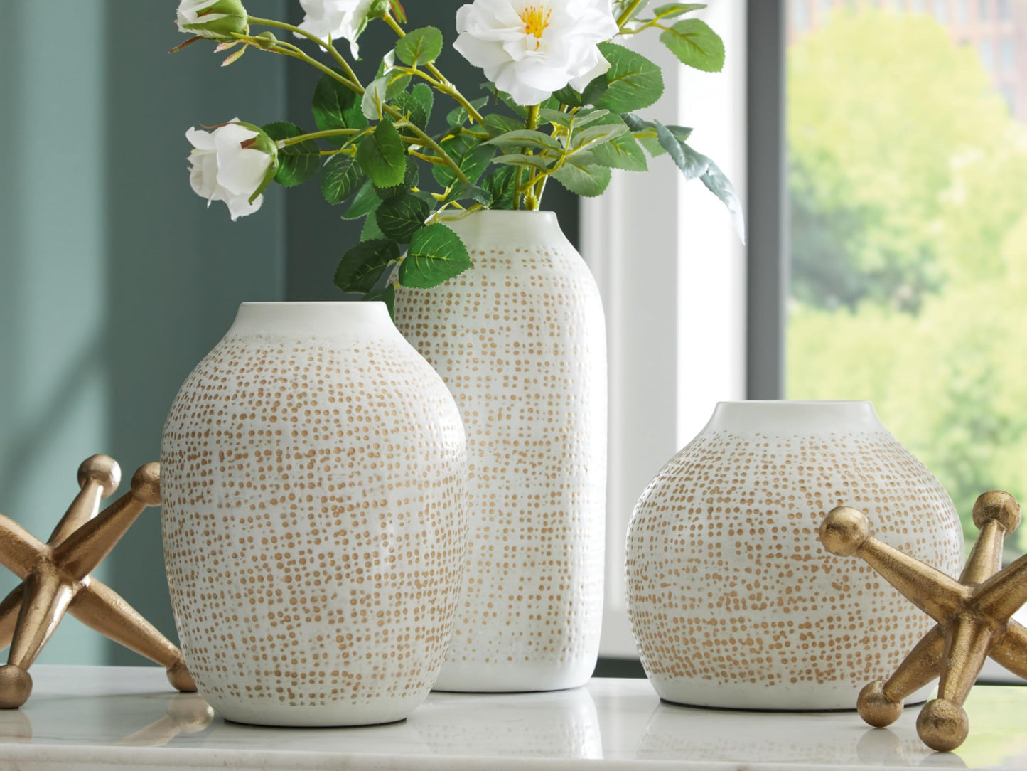 Signature Design by Ashley Vinburn Contemporary Indoor Metal Dots Vase and Sculpture Accessory Set, Set of 5, White & Metallic