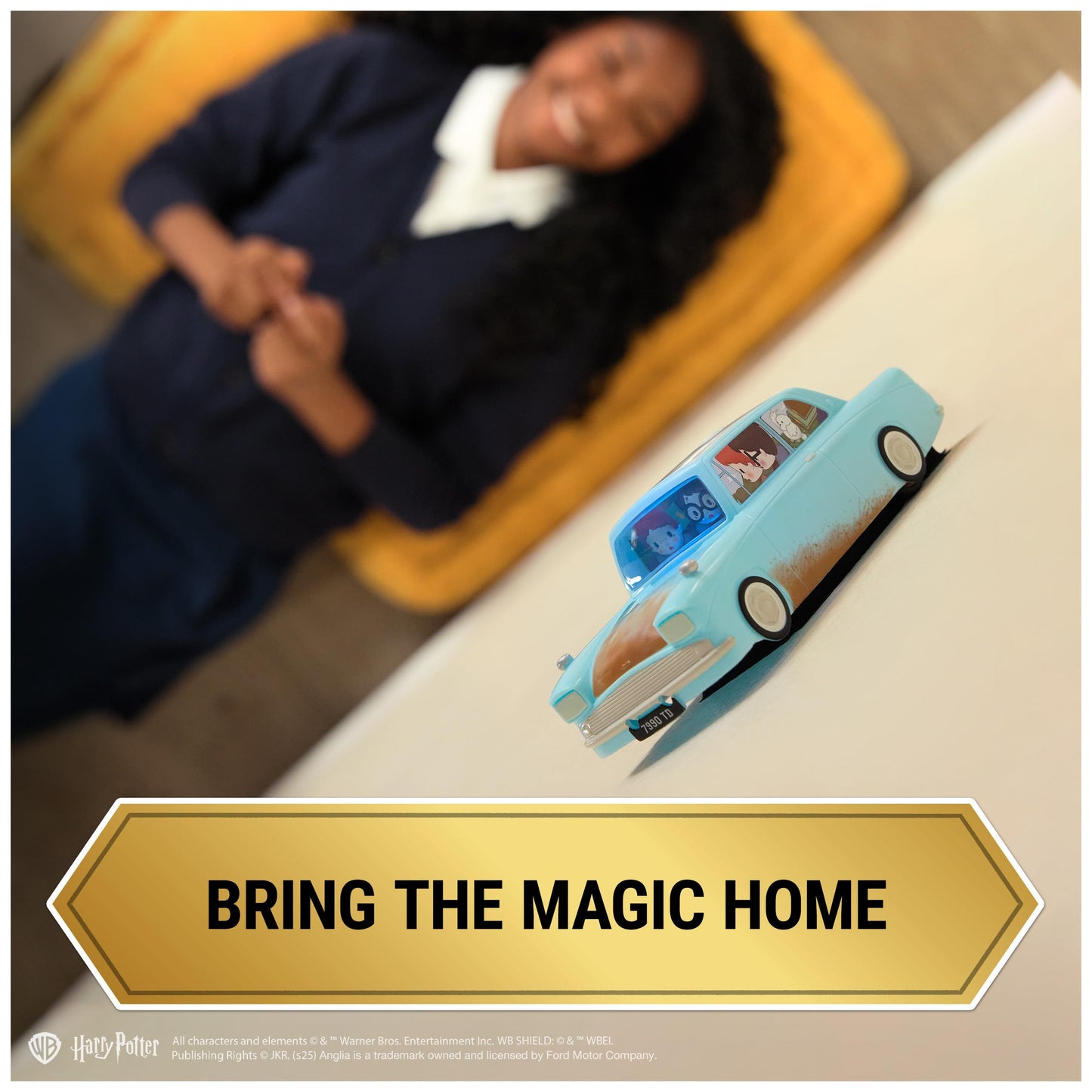 Wizarding World Harry Potter, Weasley’s Flying Remote Control Car with Zero Gravity Technology, Drives Indoors on Walls & Floors, Kids Toys for Ages 6 and up