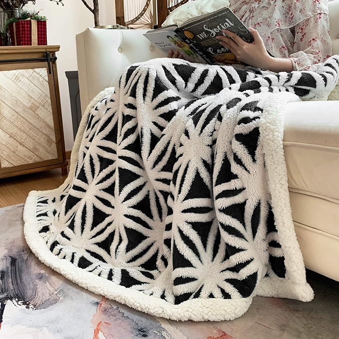 LOMAO Sherpa Fleece Blanket Fuzzy Soft Throw Blanket Dual Sided Blanket for Couch Sofa Bed (Black, 60''x80'')