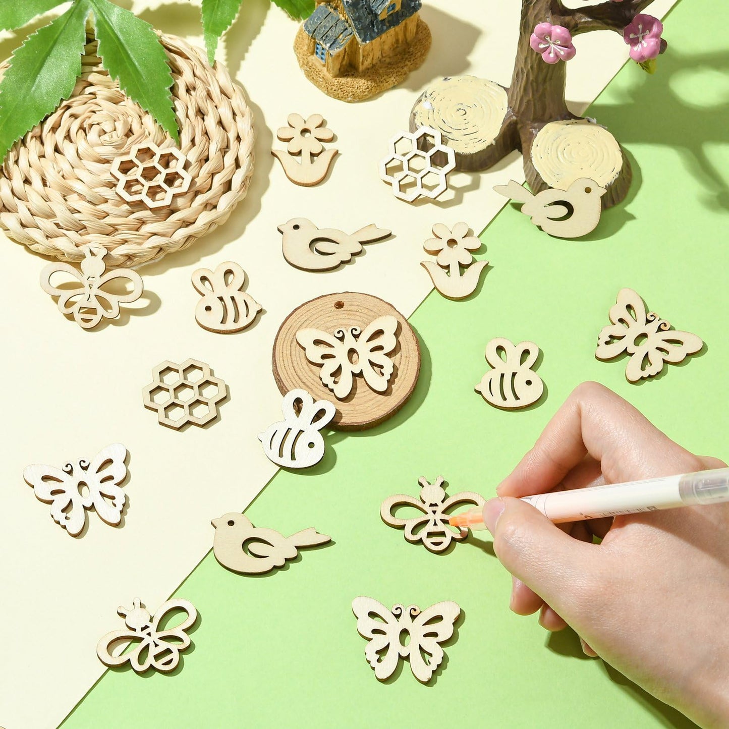UR URLIFEHALL 200 pcs Random Wooden Spring Ornaments to Paint Blank Unfinished Flower Butterfly Bee Wood Cutouts for Crafts Hanging Decorations