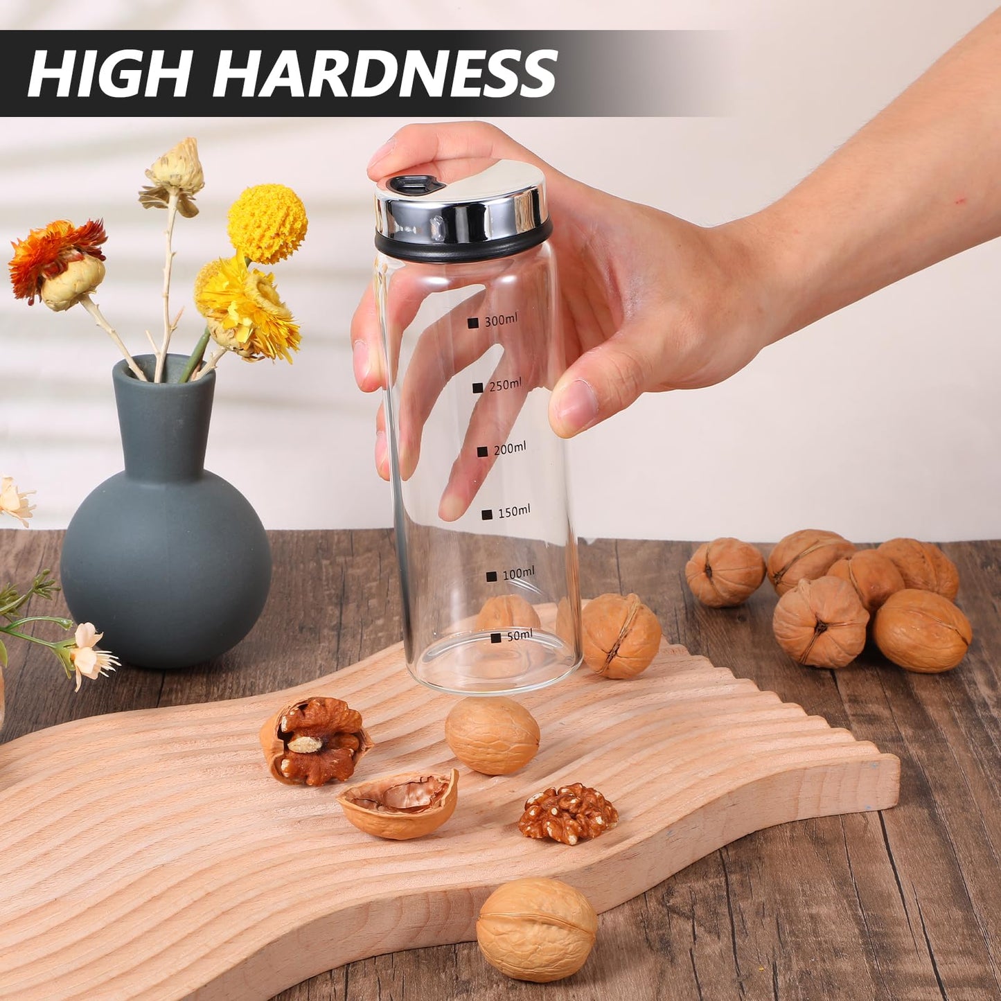 Wanmu 4Pcs Salt Pepper Shakers with Adjustable Outlet Holes, 10 oz Clear Glass Shaker Bottles, Salt Shakers for Kitchen, Spice Seasoning Cans for Kitchen Decor Home Restaurant BBQ Camping