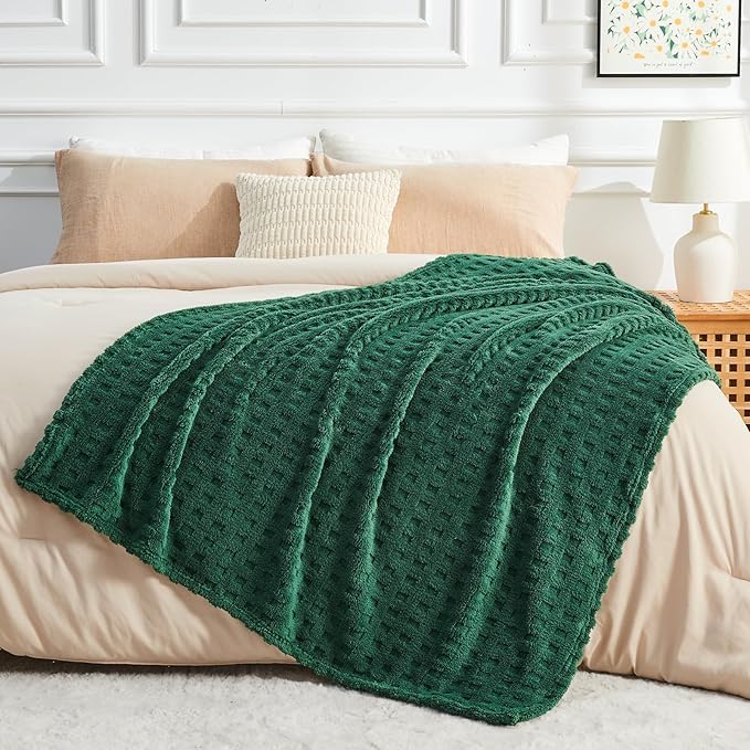 NEWCOSPLAY Super Soft Queen Blanket Green Premium Silky Flannel Fleece 3D Waffle Checkered Lightweight Bed Blanket All Season Use (Dark Green, Queen(90"x90"))