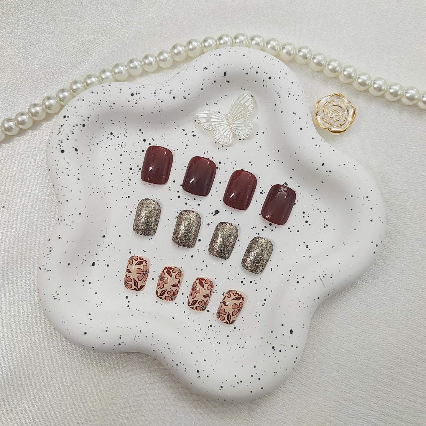 Fall Press on Nails Short Fake Nails with Glitter & Flower Leaves Designs Square Nails Press ons Glossy Glue on Nails Red Brown Acrylic Nails Thanksgiving Artificial Stick on Nails for Women 24Pcs