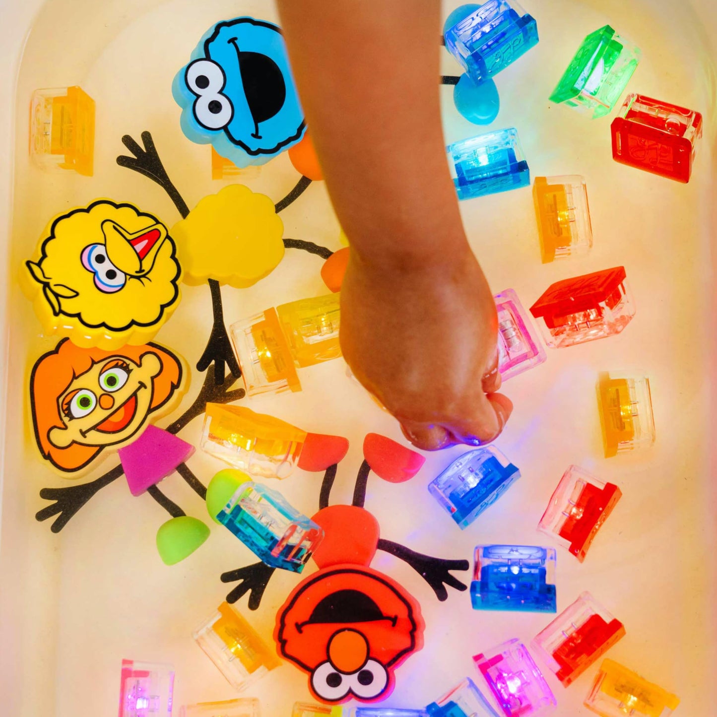 Glo Pals x Sesame Street Water-Activated Light-Up Cubes for Sensory Play (Elmo - Cubes with Character)
