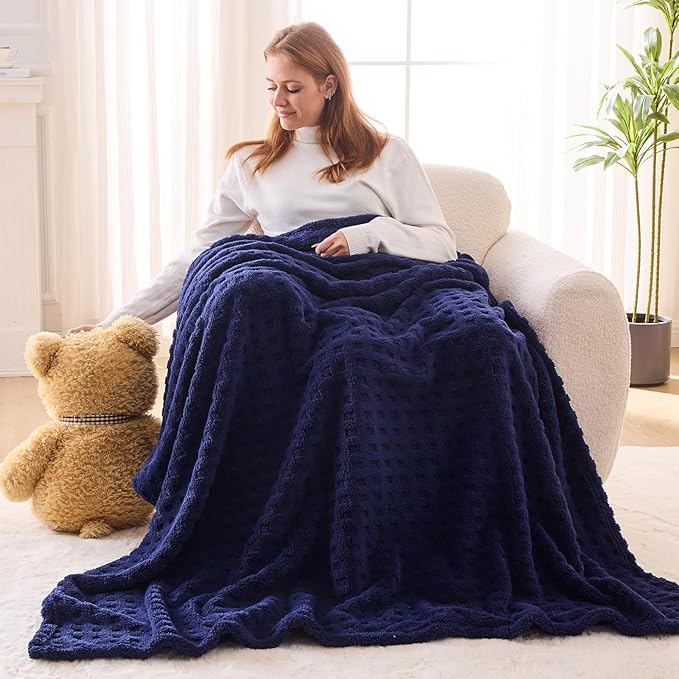 NEWCOSPLAY Super Soft Twin Blanket Navy Premium Silky Flannel Fleece 3D Waffle Checkered Lightweight Bed Blanket All Season Use (Dark Navy, Twin(60"x80"))