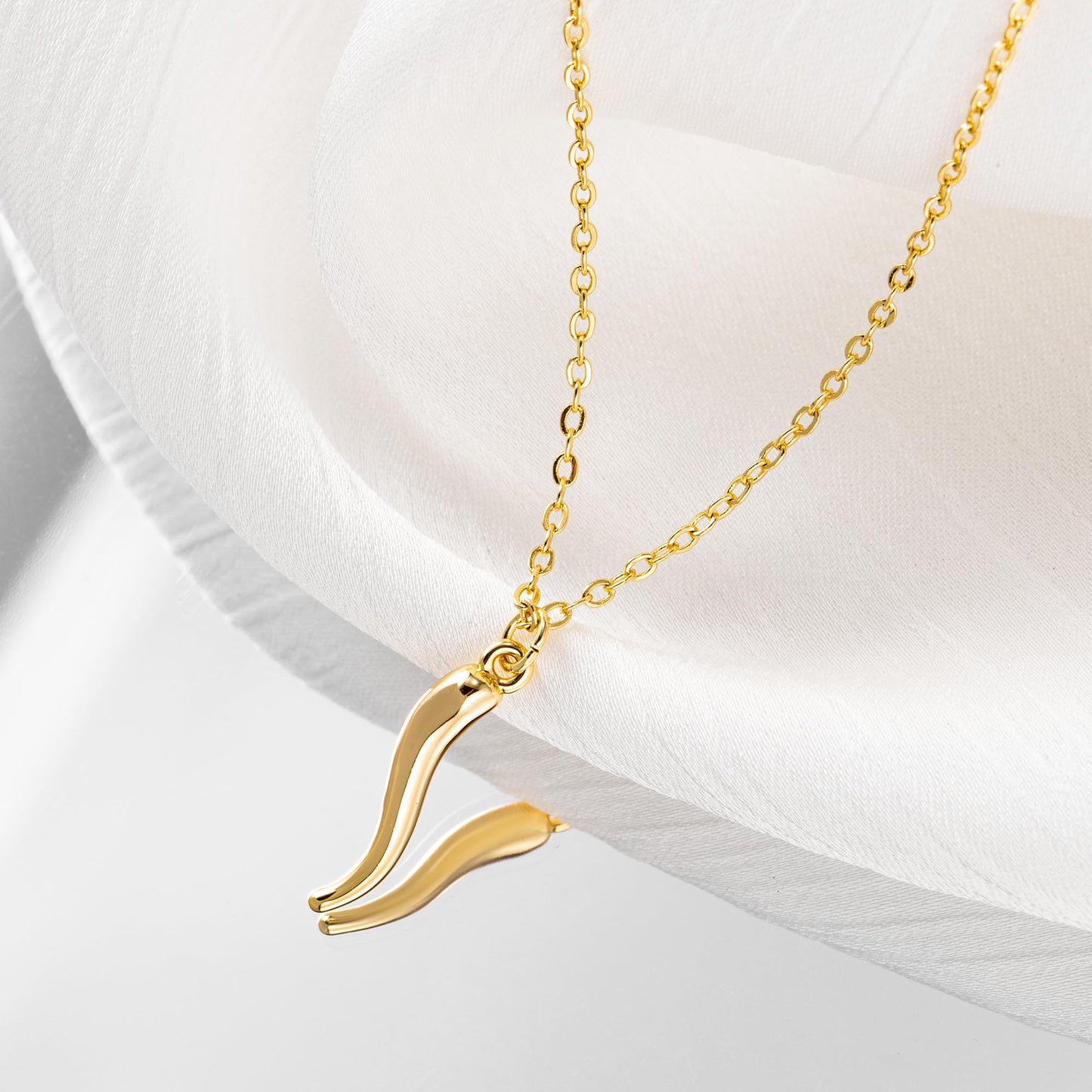 VRIUA Gold Necklace for Women 14k Gold Plated Dainty ltalian Horn Necklace Simple Delicate Jewelry Everyday for Women