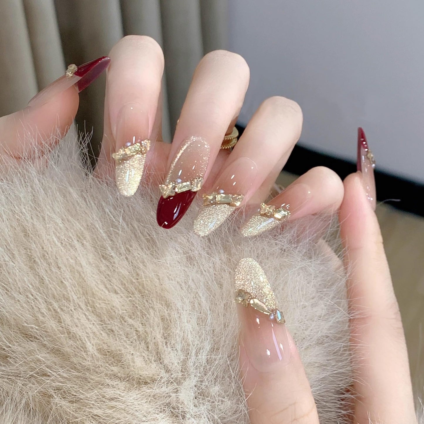 GLORS Press on Nails, Red Cat Eye False Nails with Gold Glitter, long stiletto Shape, 10 Pieces (Small, LS)