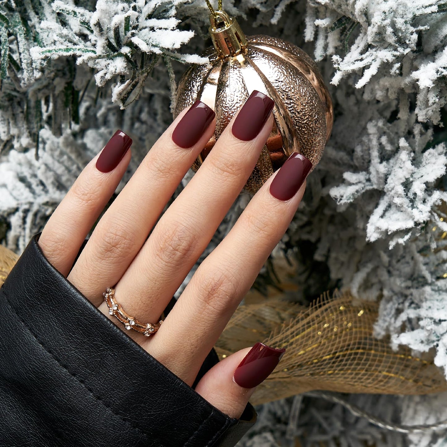 BTArtbox Press on Nails Short Square - Dark Red Nails with Glossy French Tips in a Matte Finish, Soft Gel Fake Nails Glue On Nails in 16 Sizes for Christmas, Classic & Cozy Cocoa