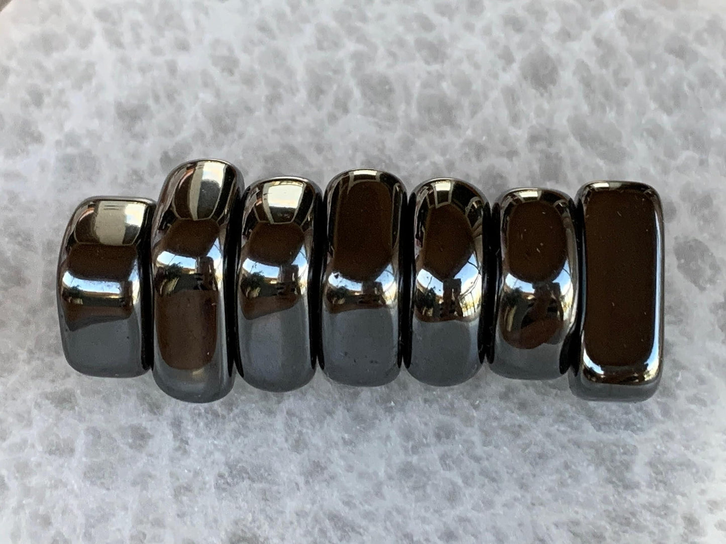 GAF TREASURES 5 Pcs Magnetic Hematite Tumbled Stones, Polished Natural Gemstone, Healing Crystals