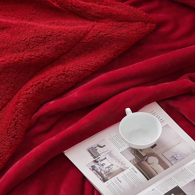 SOCHOW Sherpa Fleece Throw Blanket, Double-Sided Super Soft Luxurious Plush Blanket Twin Size, Classic Red, 60x80 inches