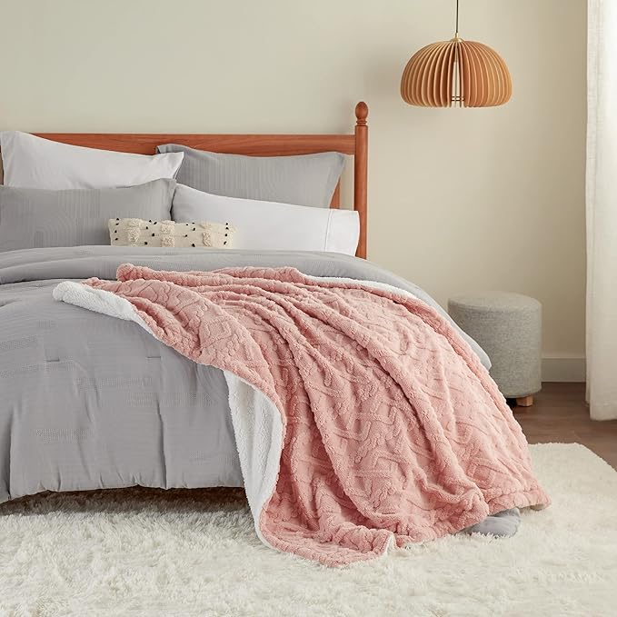 Bedsure Sherpa Fleece Blanket Twin Size for Bed - GentleSoft Fluffy & Cozy Cable Jacquard Tufted for Women Gift, Thick and Warm Blankets for Winter, Pink, 60x80 Inches