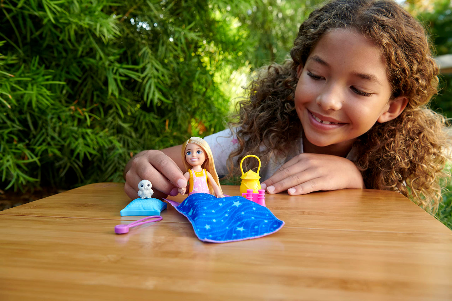Barbie It Takes Two Camping Playset with Blonde Chelsea Small Doll Owl, Sleeping Bag & Accessories