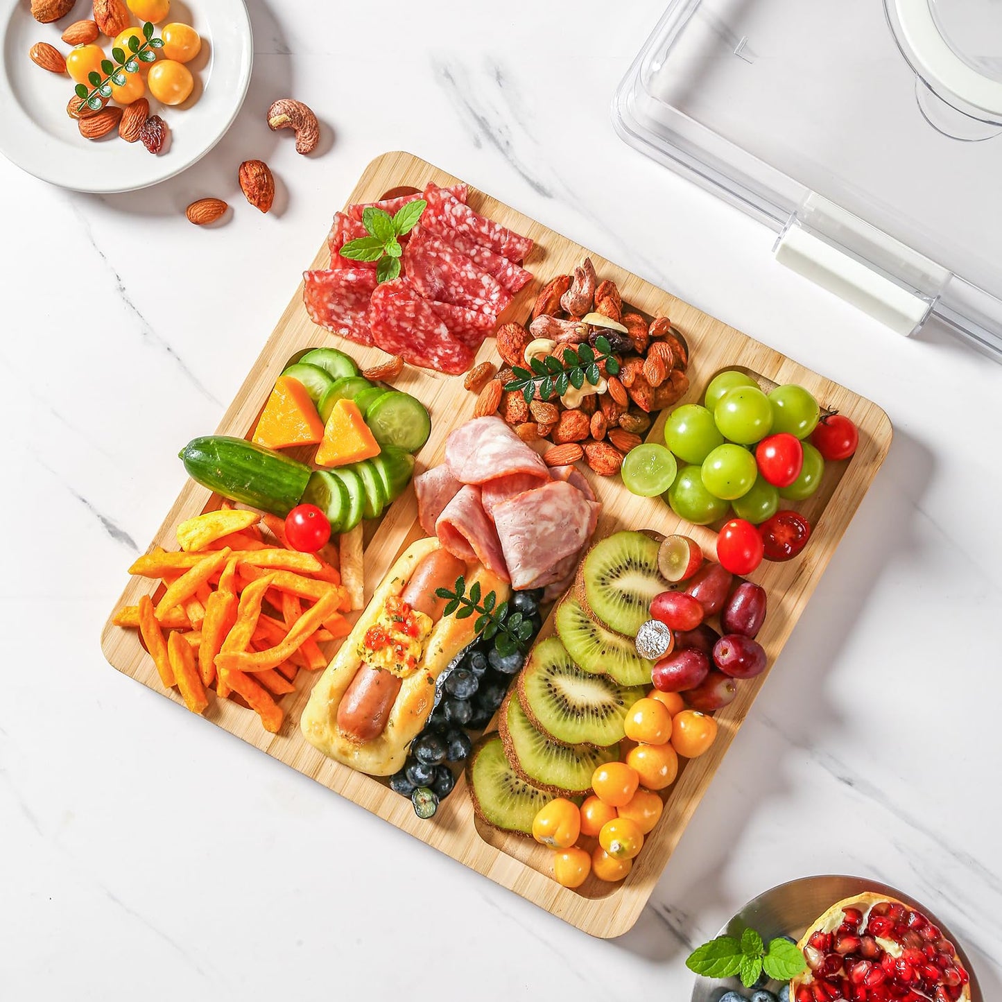Charcuterie Board with Clear Locking Lid and Handle, 6 Compartment Bamboo Cheese Board Snackle Box, Portable Cutting Board for Snacks, Fruits&Meats, Ideal Gift for Parties, Birthday& House Warming