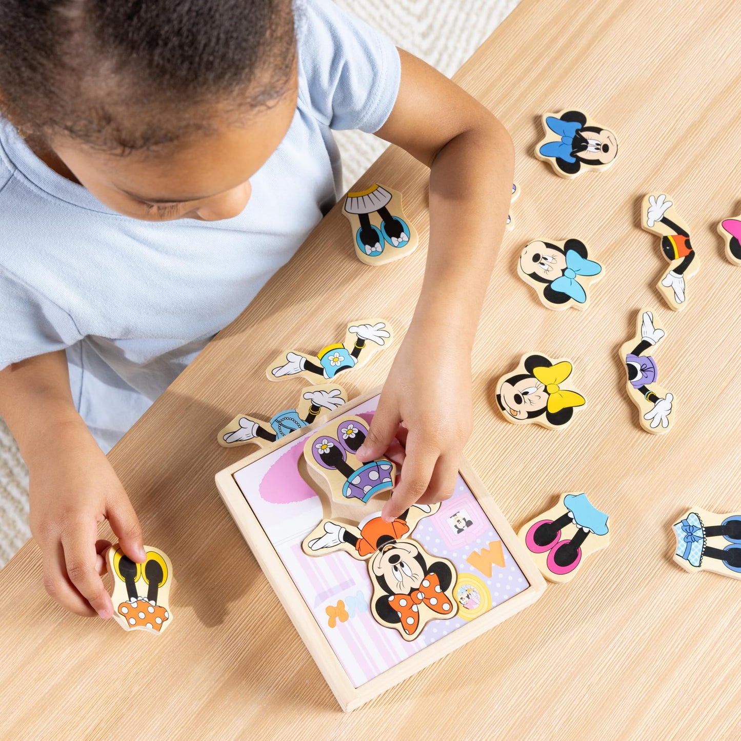 Melissa & Doug Disney Minnie Mouse Dress-Up Puzzle, 18 Pieces Mix and Match Outfits, Sorting & Matching Toy with Storage Case, Educational Puzzle for Toddlers Ages 3+